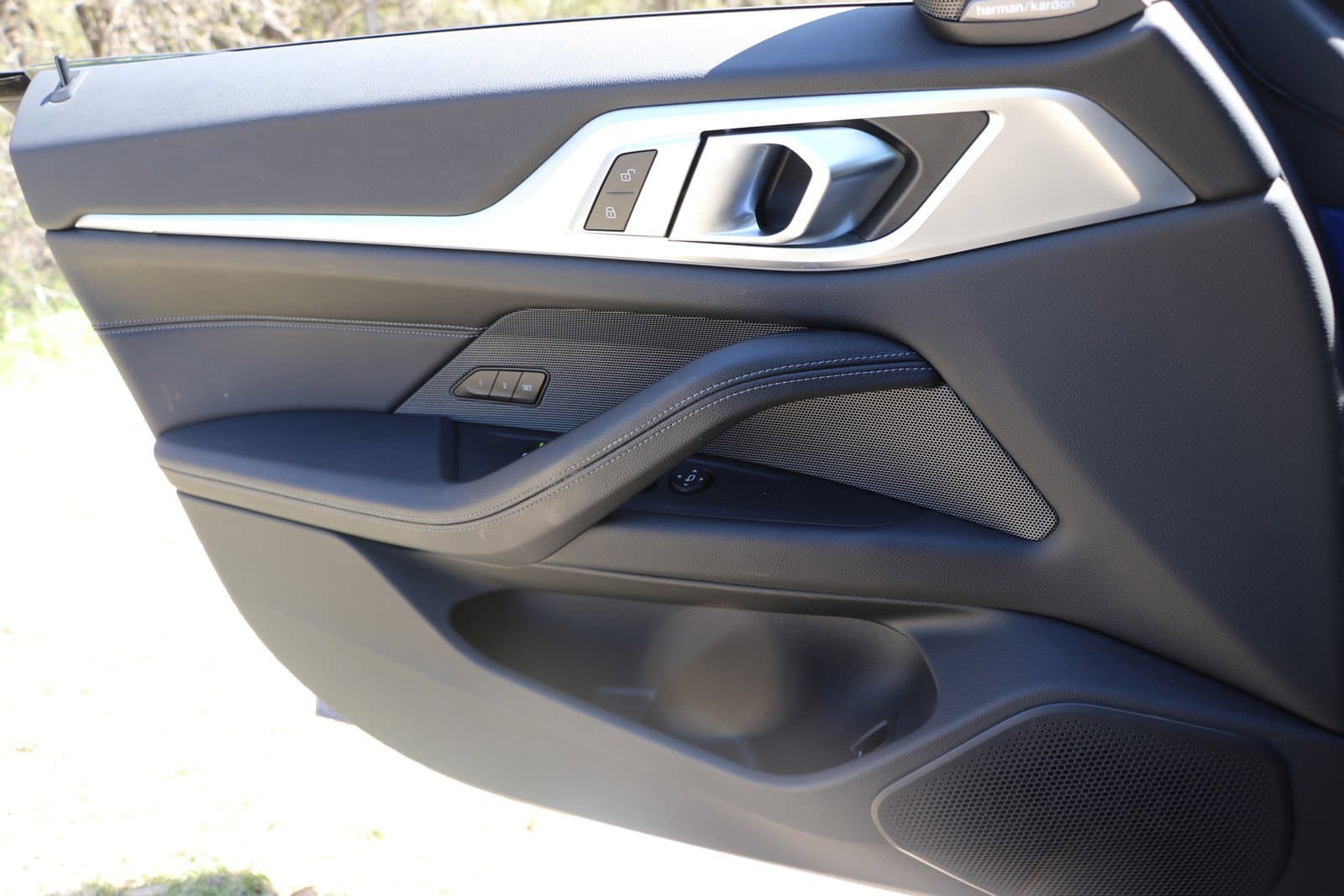 Vehicle photo 24