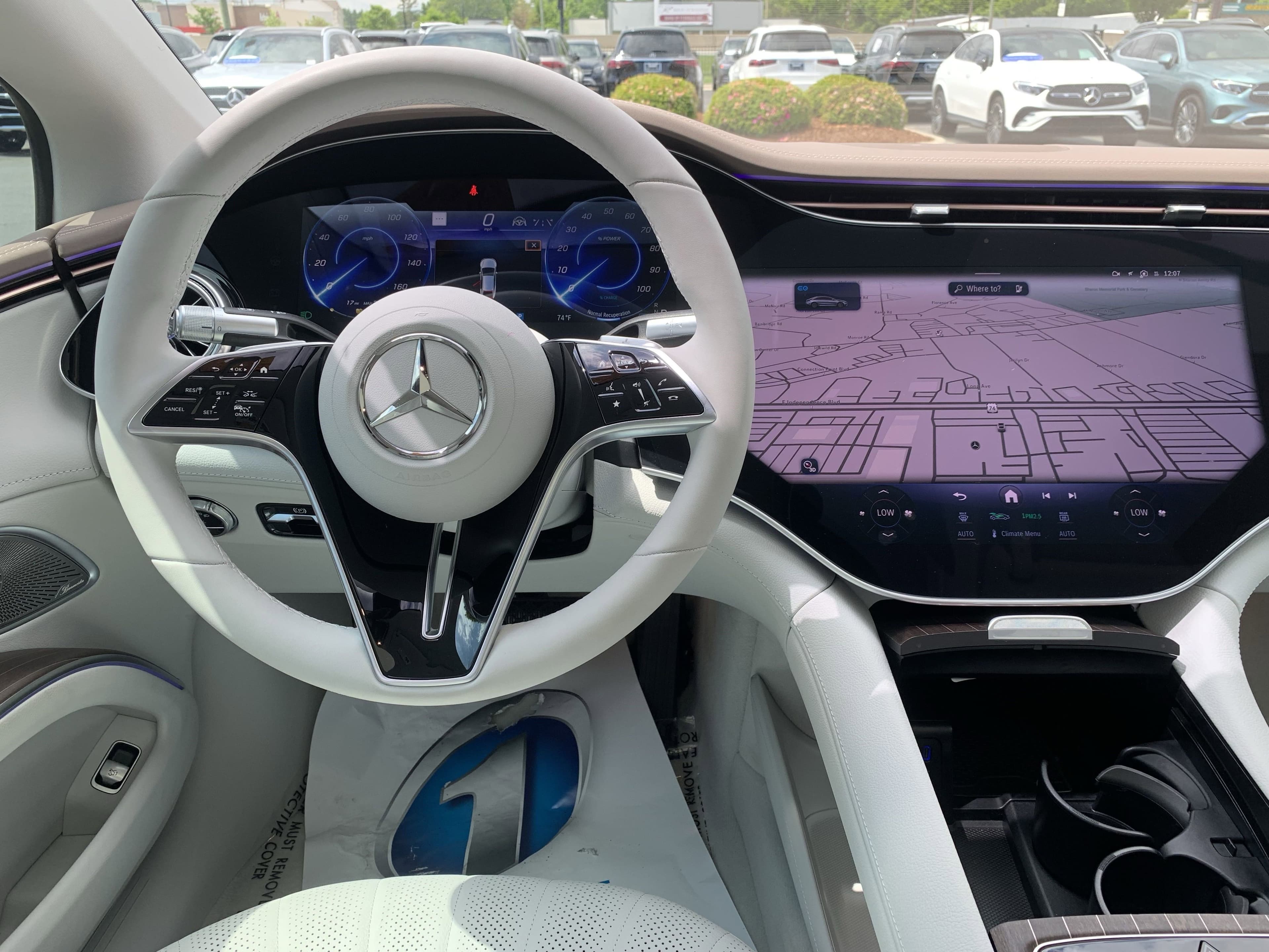 Vehicle photo 28