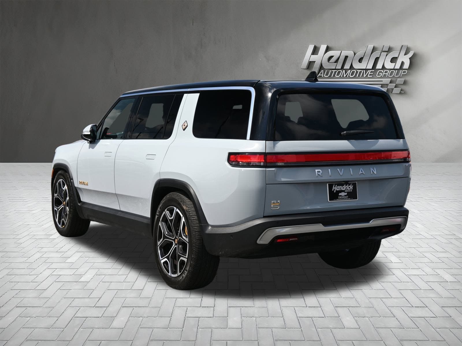 Vehicle photo 6