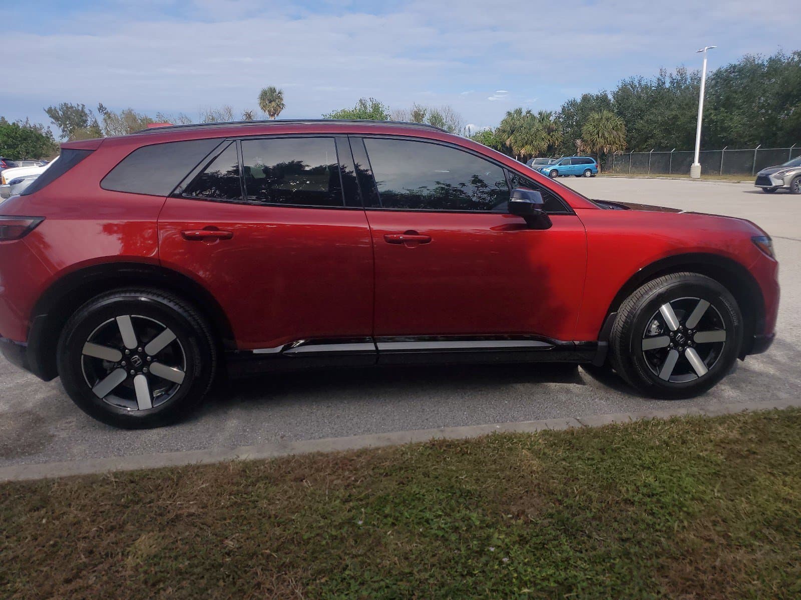 Vehicle photo 9