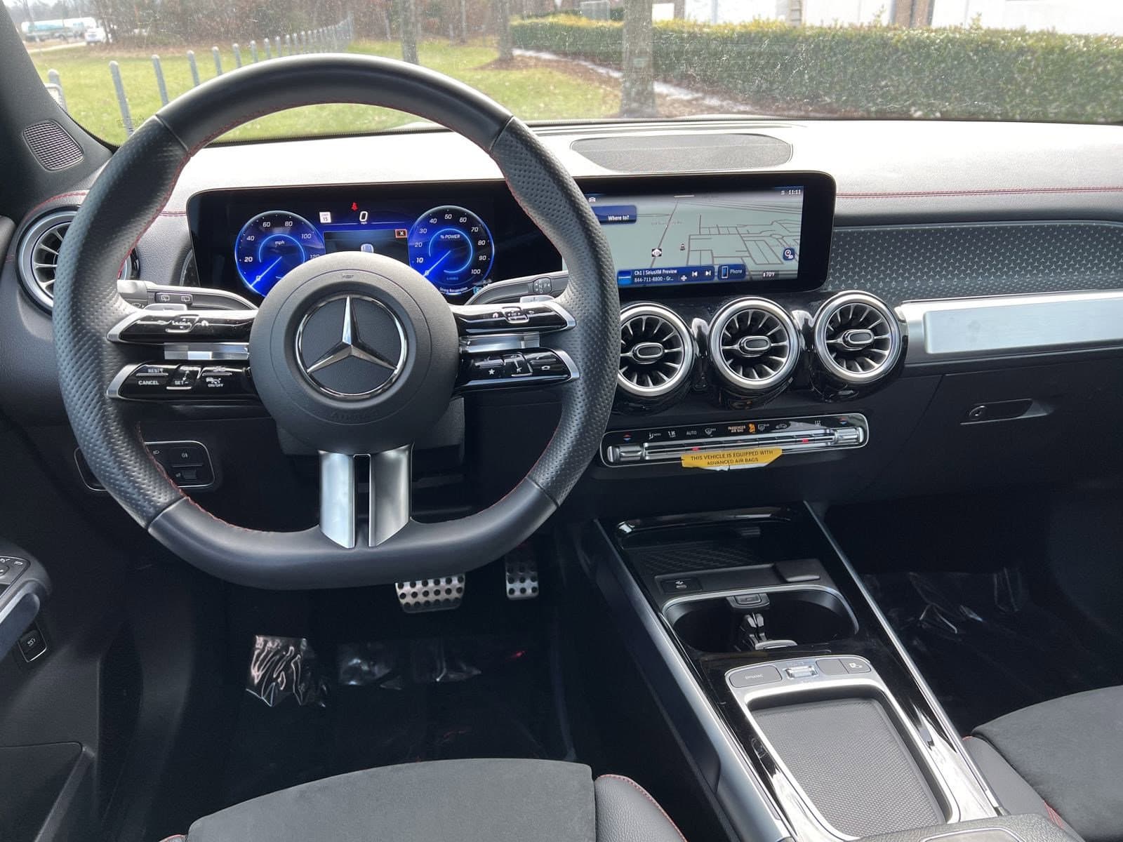 Vehicle photo 28