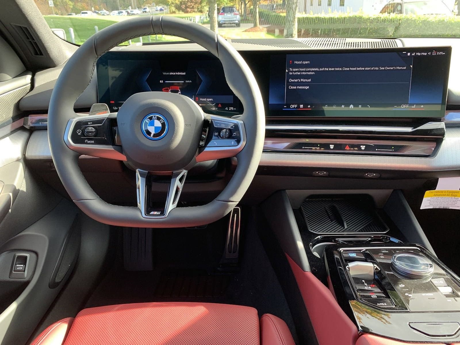 Vehicle photo 17