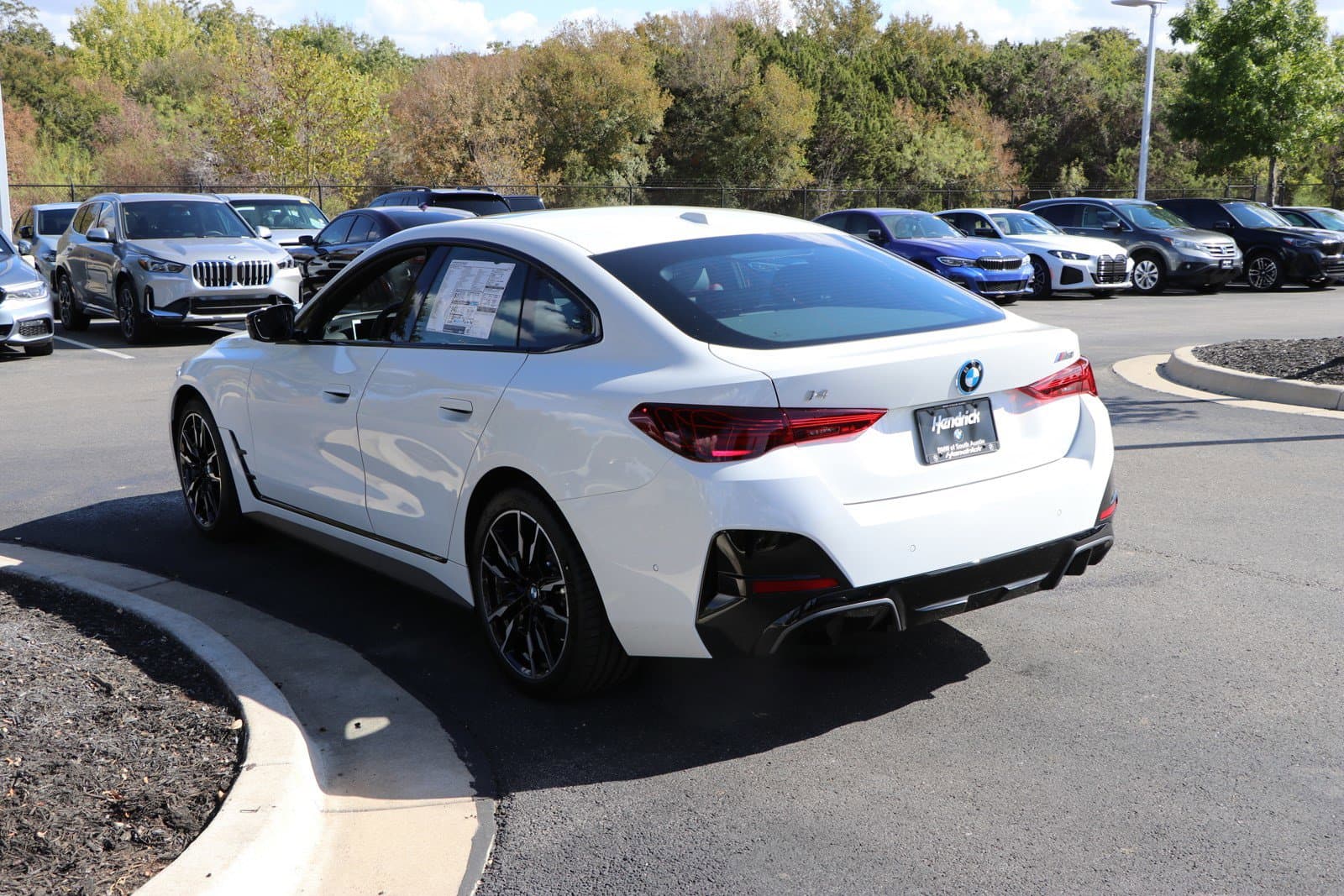 Vehicle photo 11