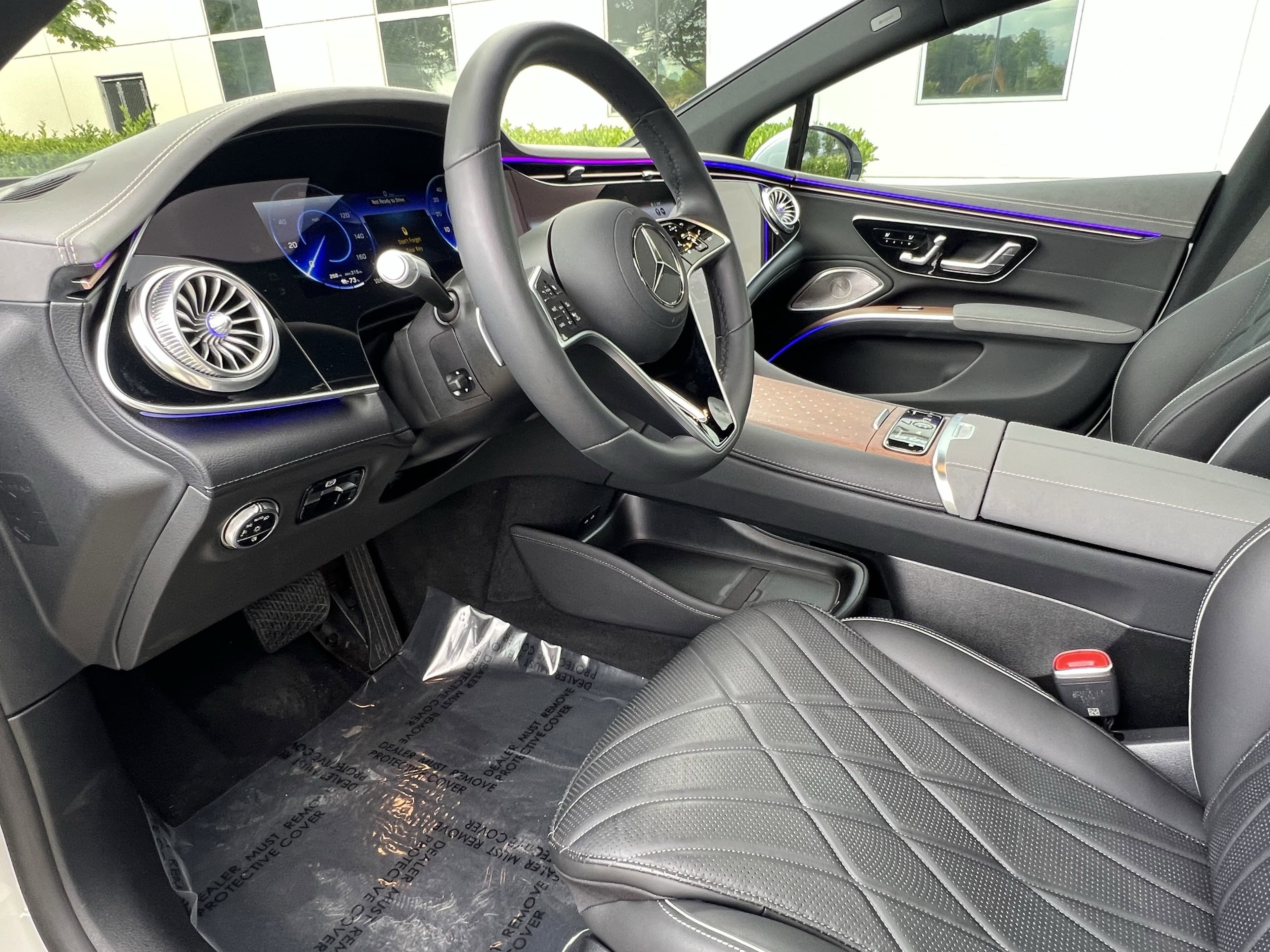 Vehicle photo 15