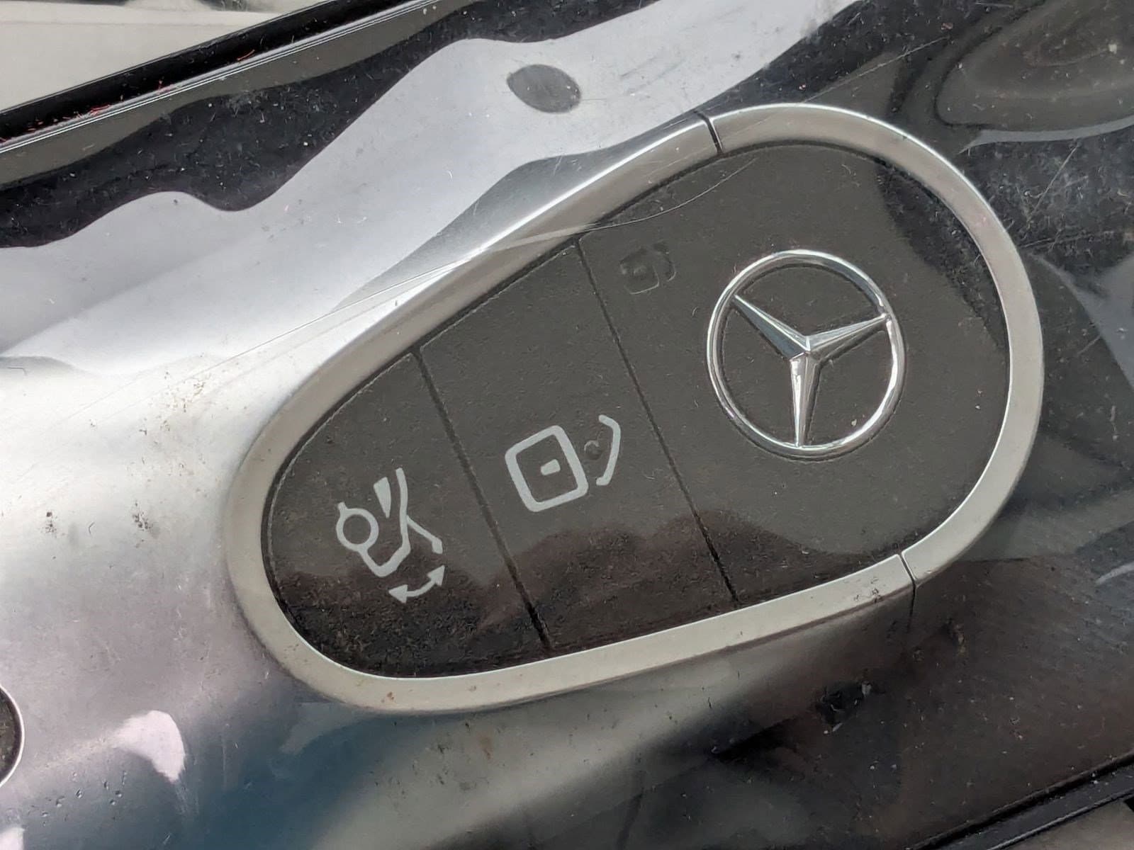Vehicle photo 34
