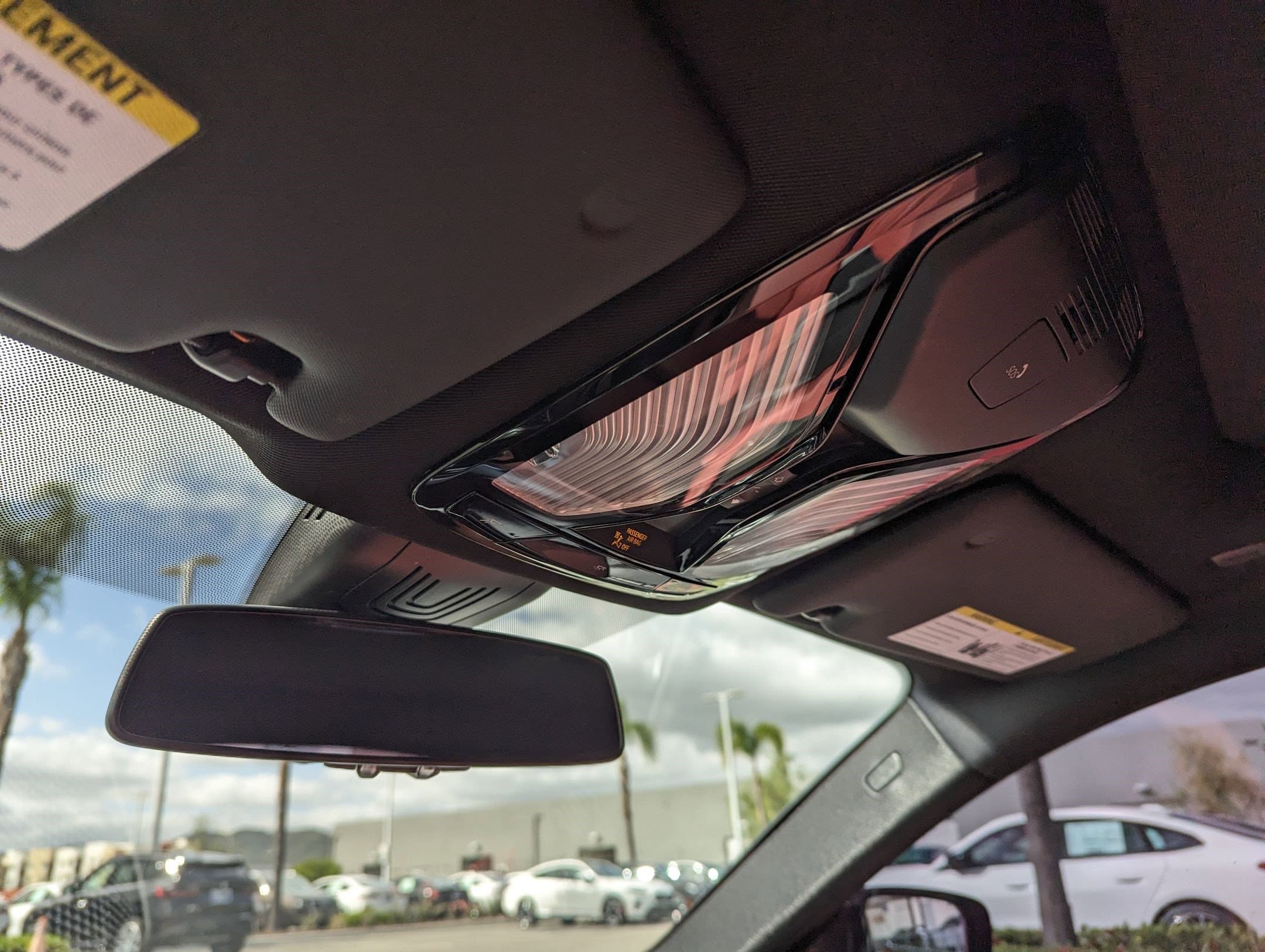 Vehicle photo 26