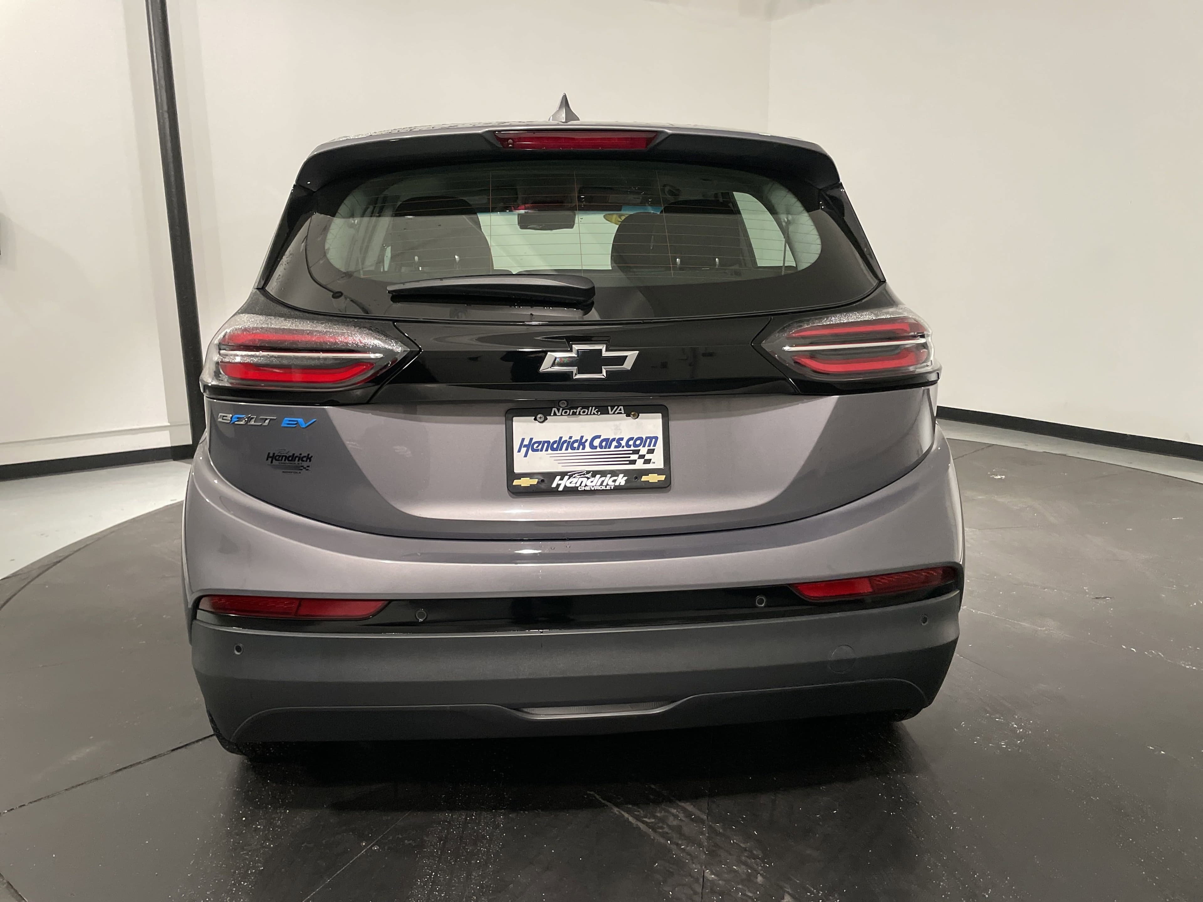 Vehicle photo 7