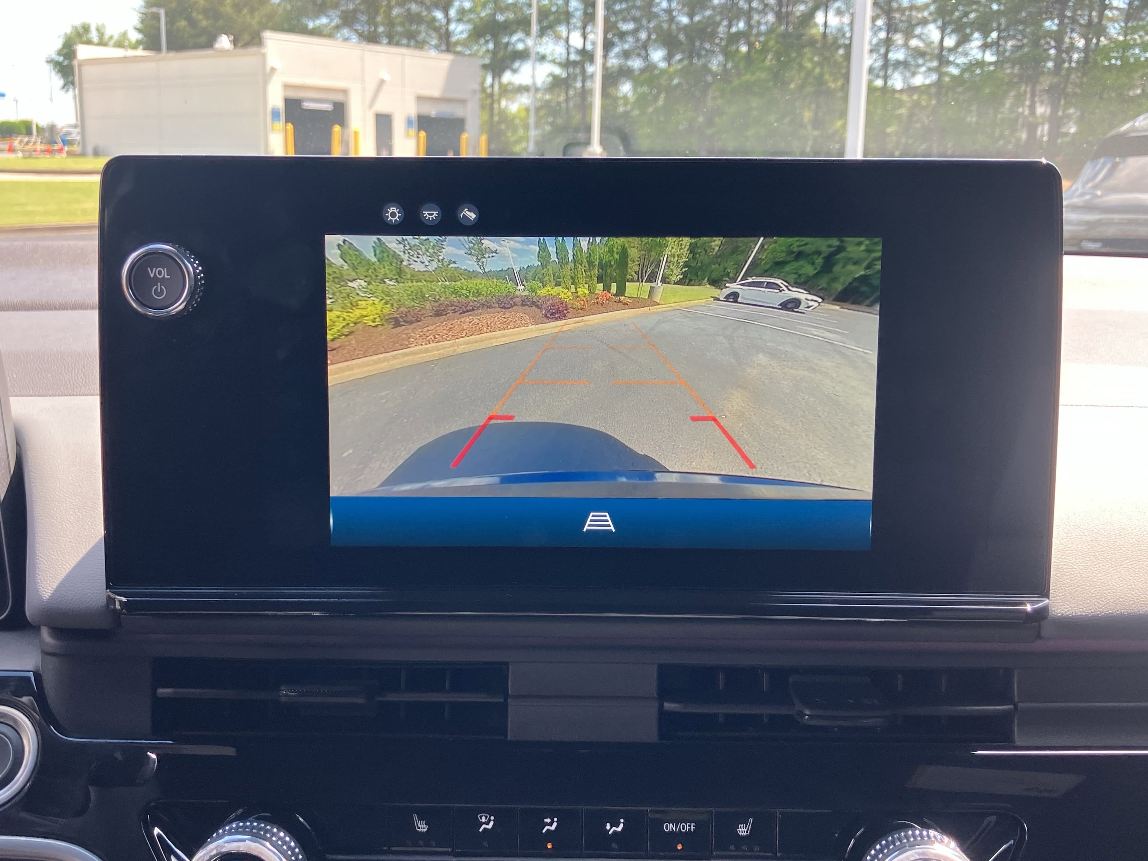 Vehicle photo 27