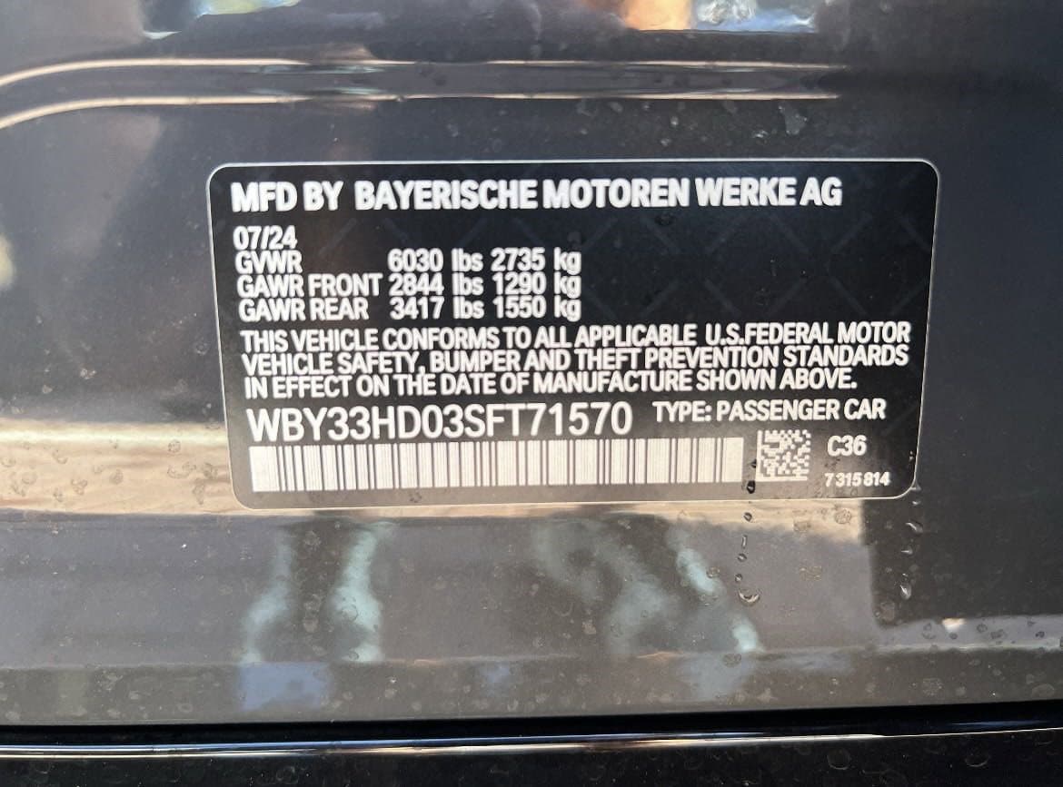 Vehicle photo 33