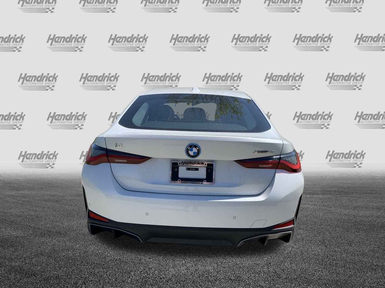 Vehicle photo 6