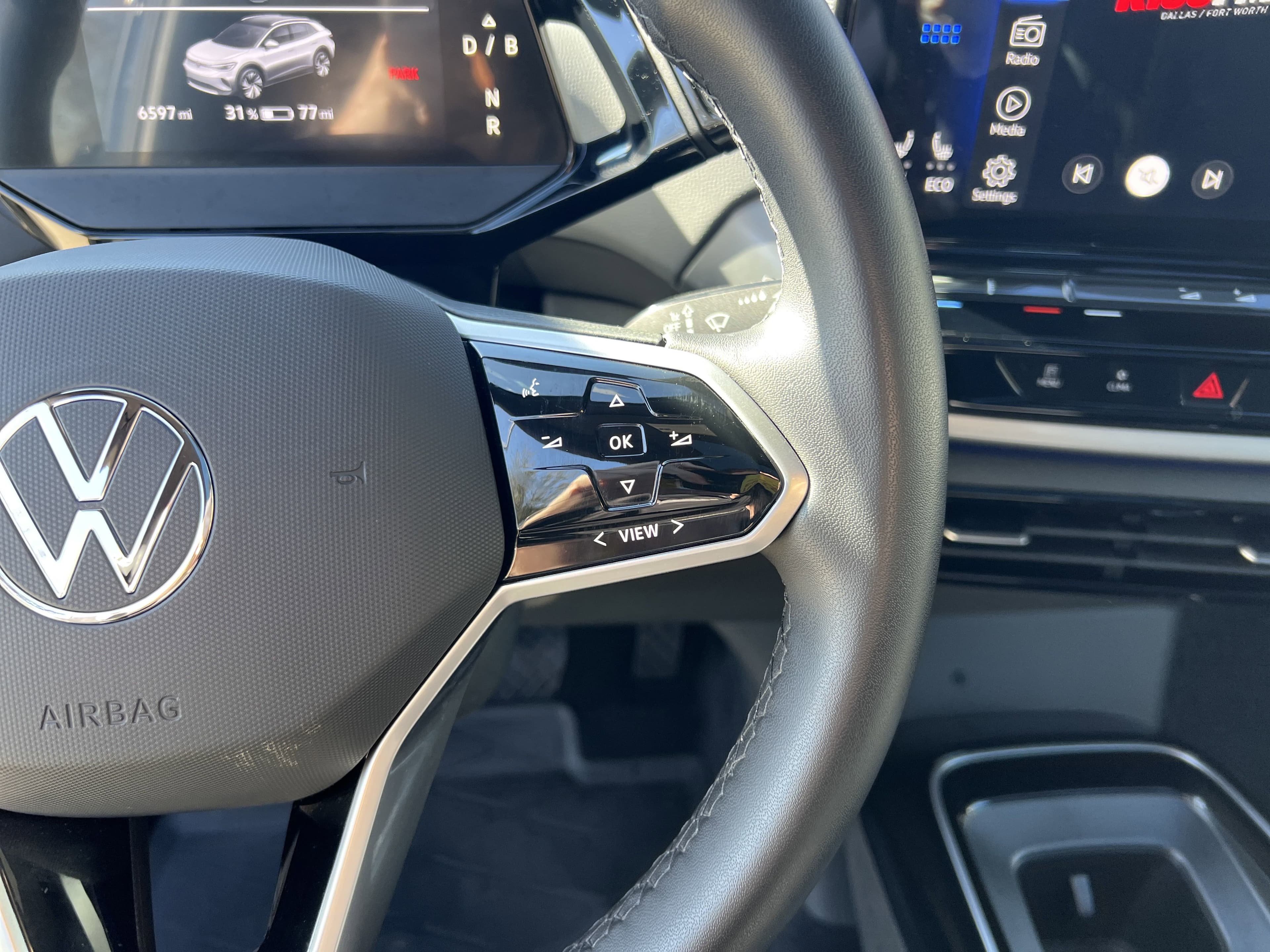 Vehicle photo 18