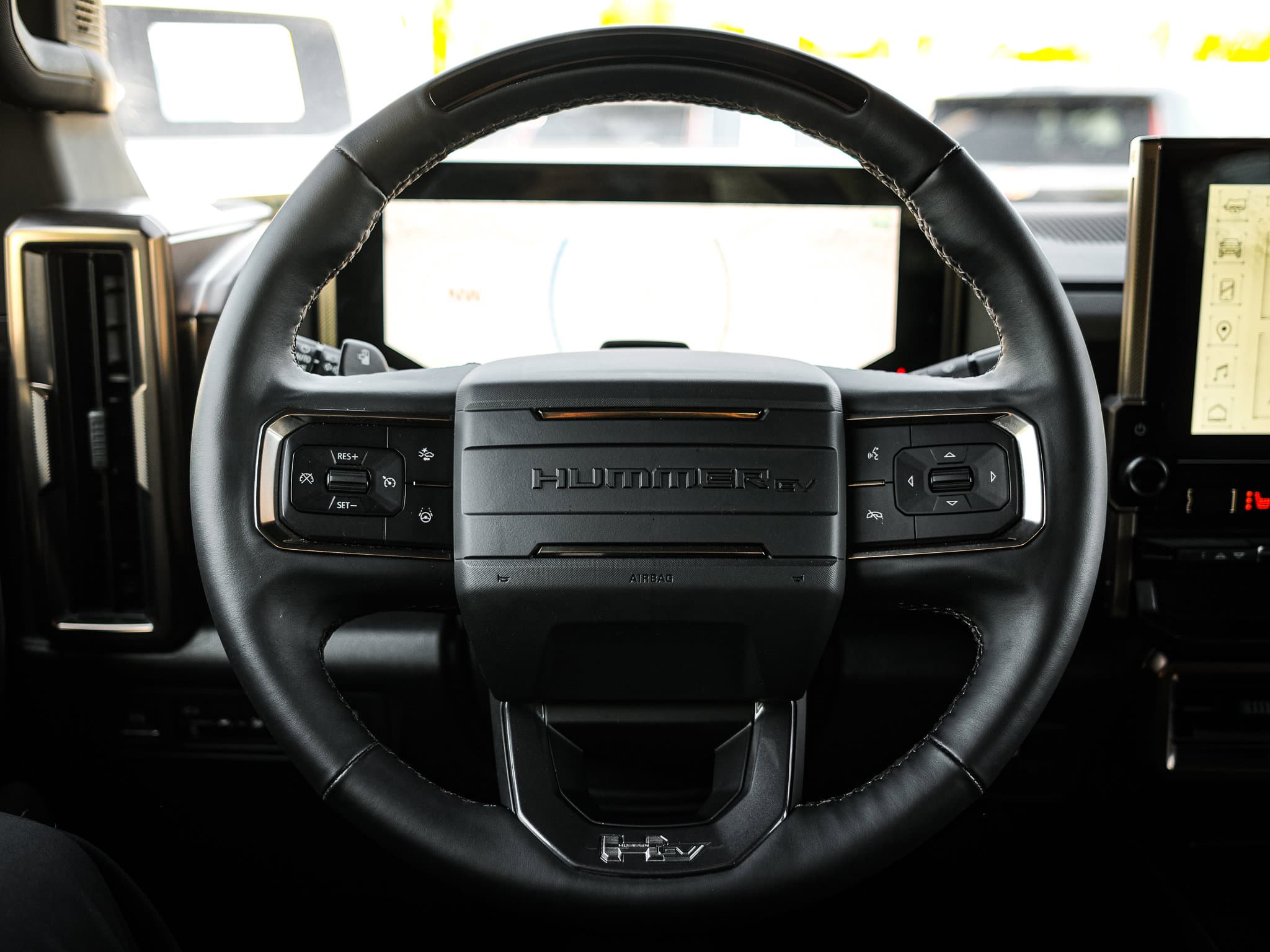Vehicle photo 16