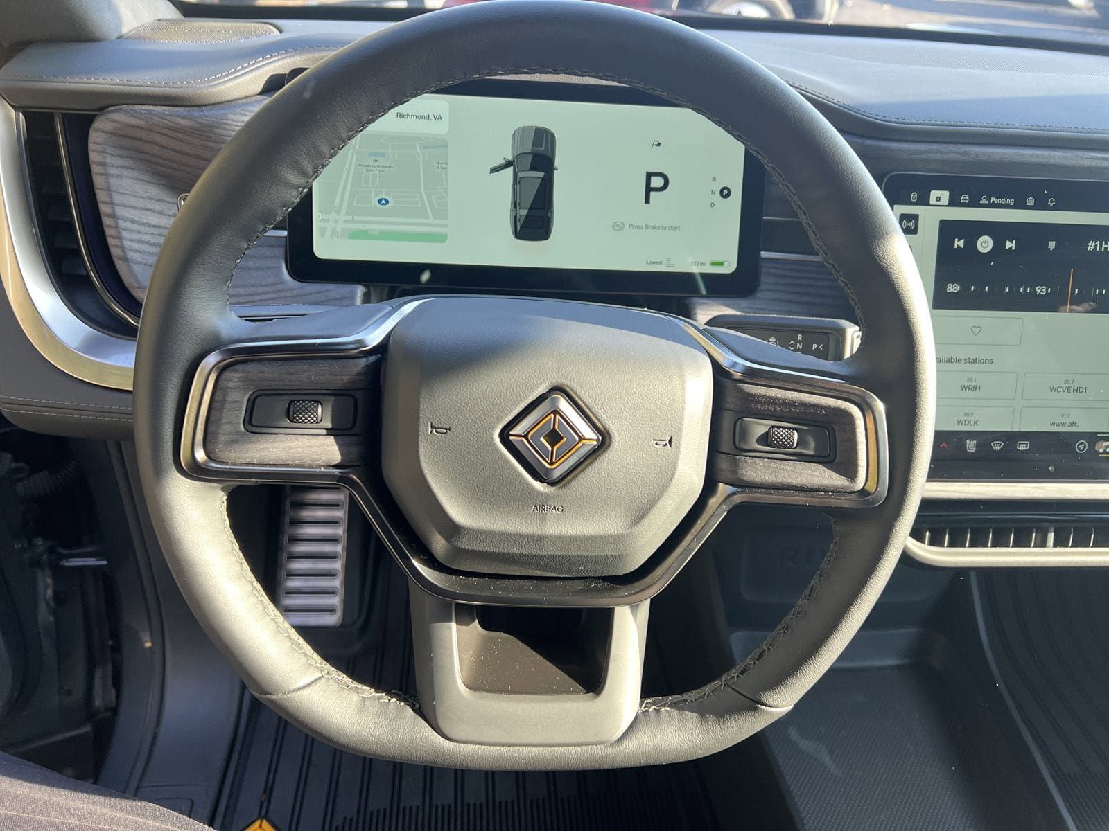 Vehicle photo 16