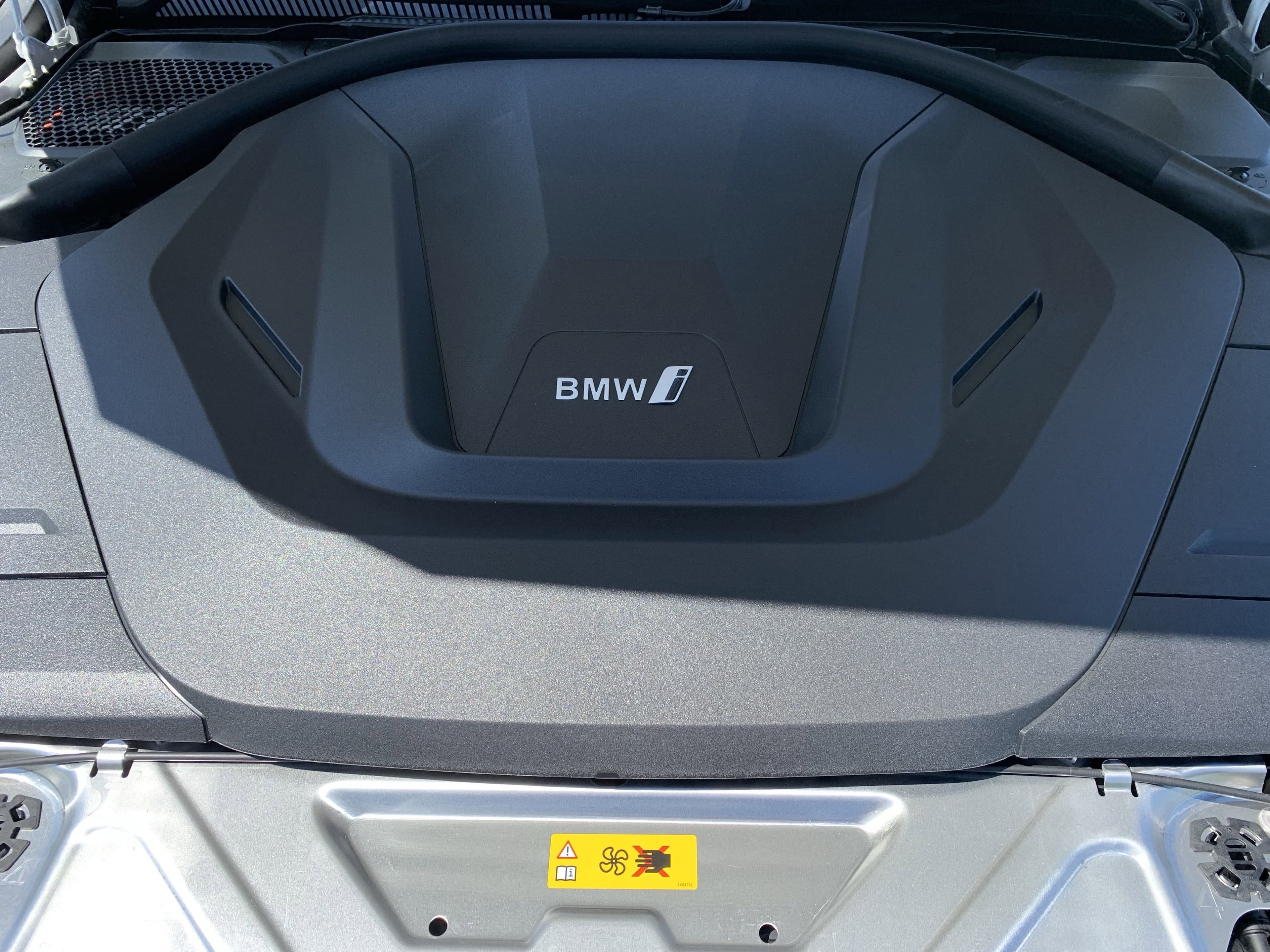 Vehicle photo 34