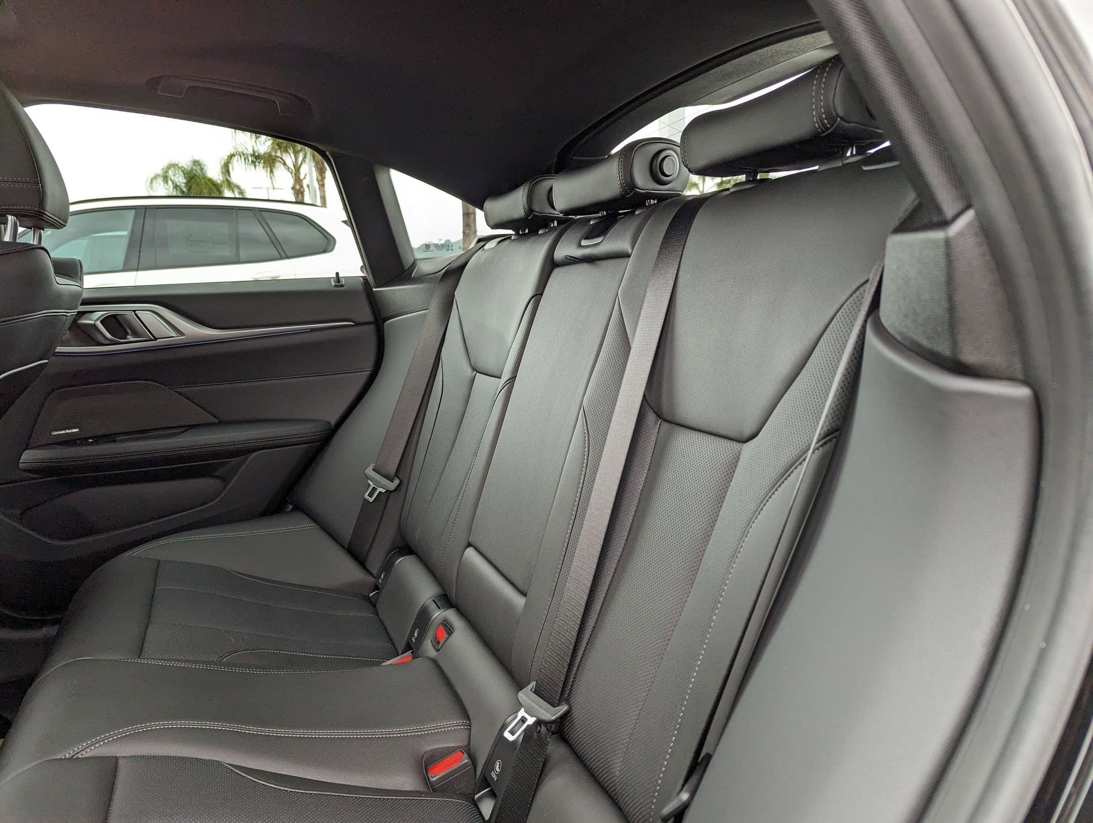 Vehicle photo 30