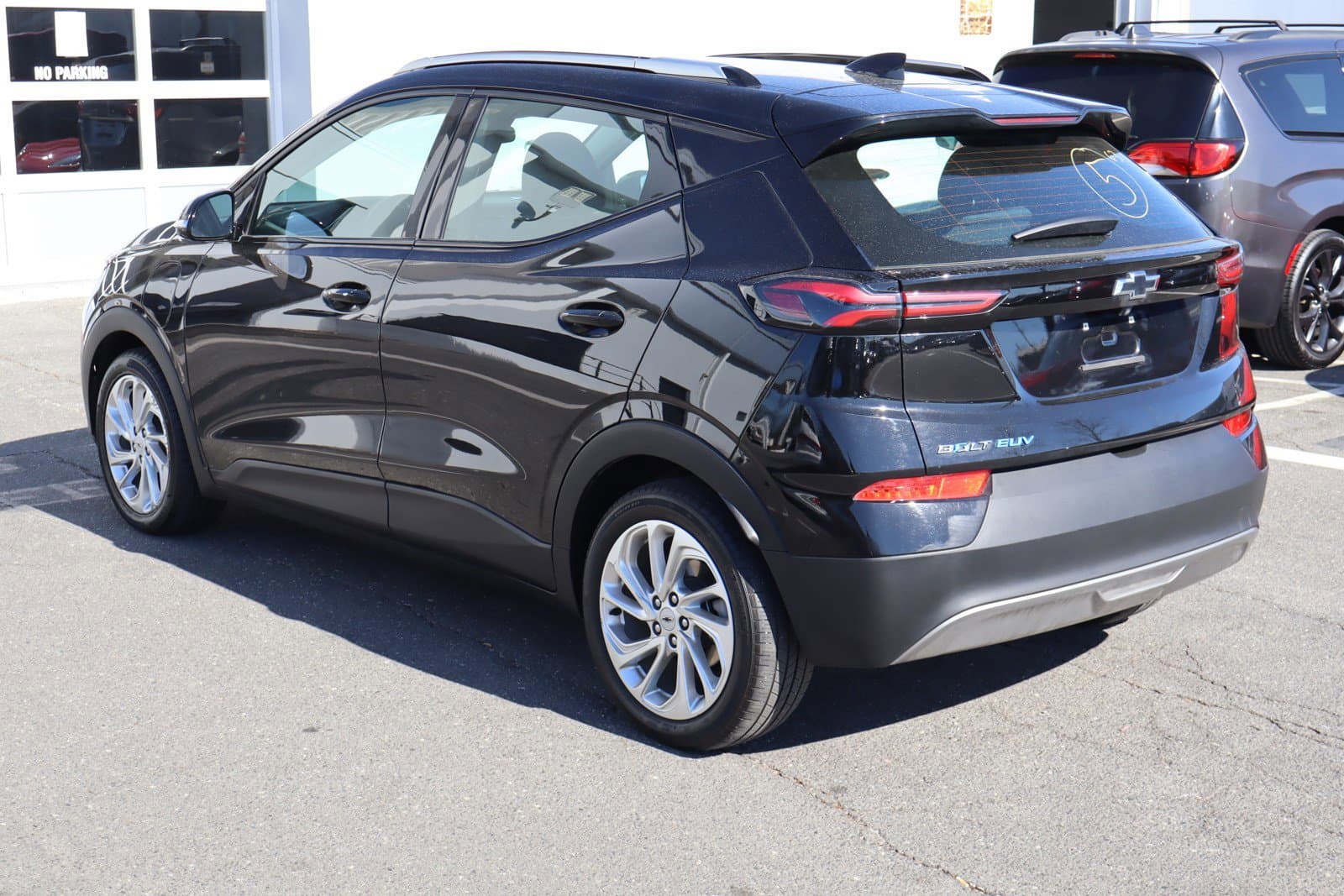 Vehicle photo 6