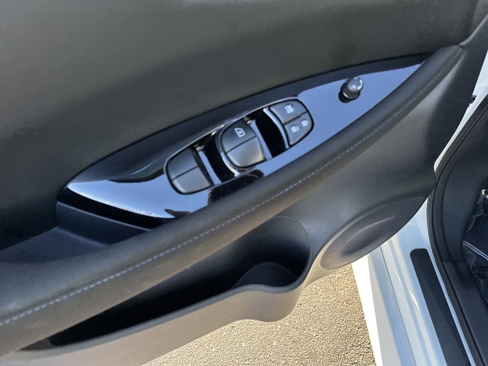 Vehicle photo 14