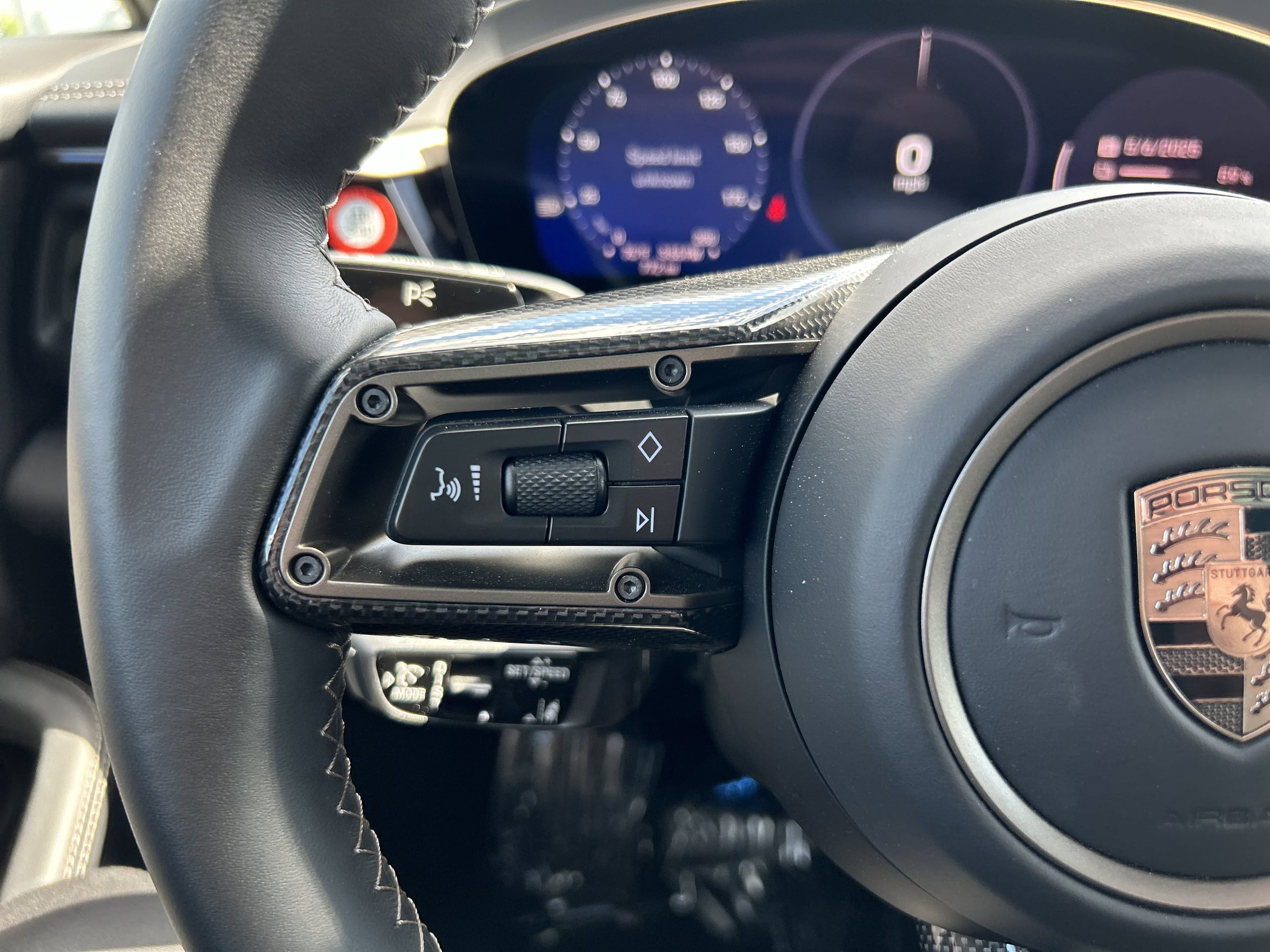 Vehicle photo 16