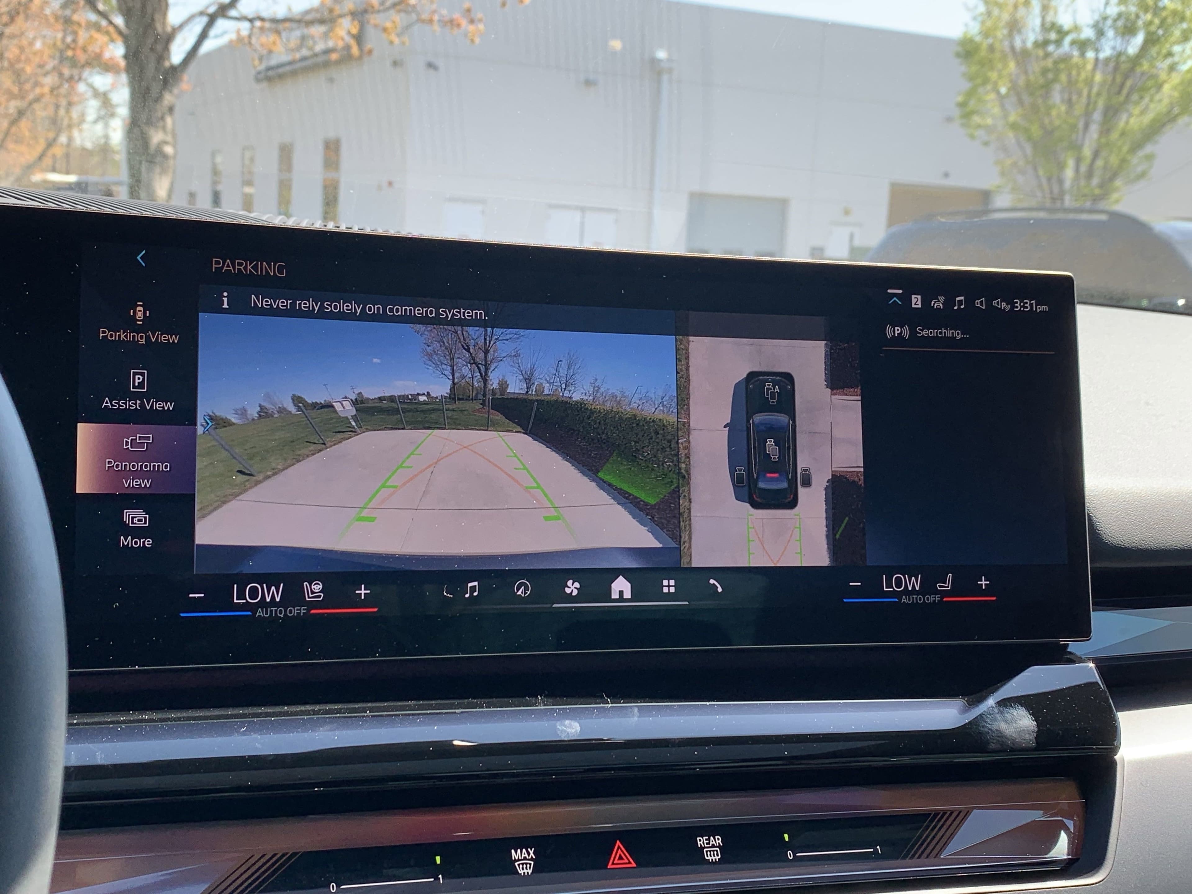 Vehicle photo 26