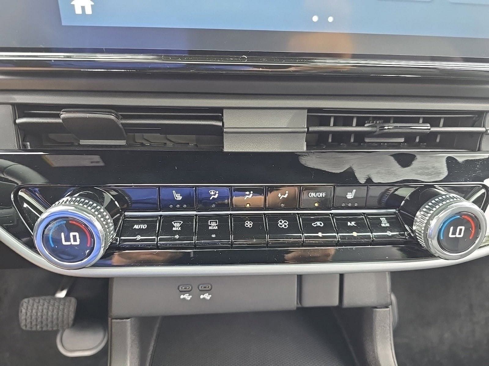 Vehicle photo 31