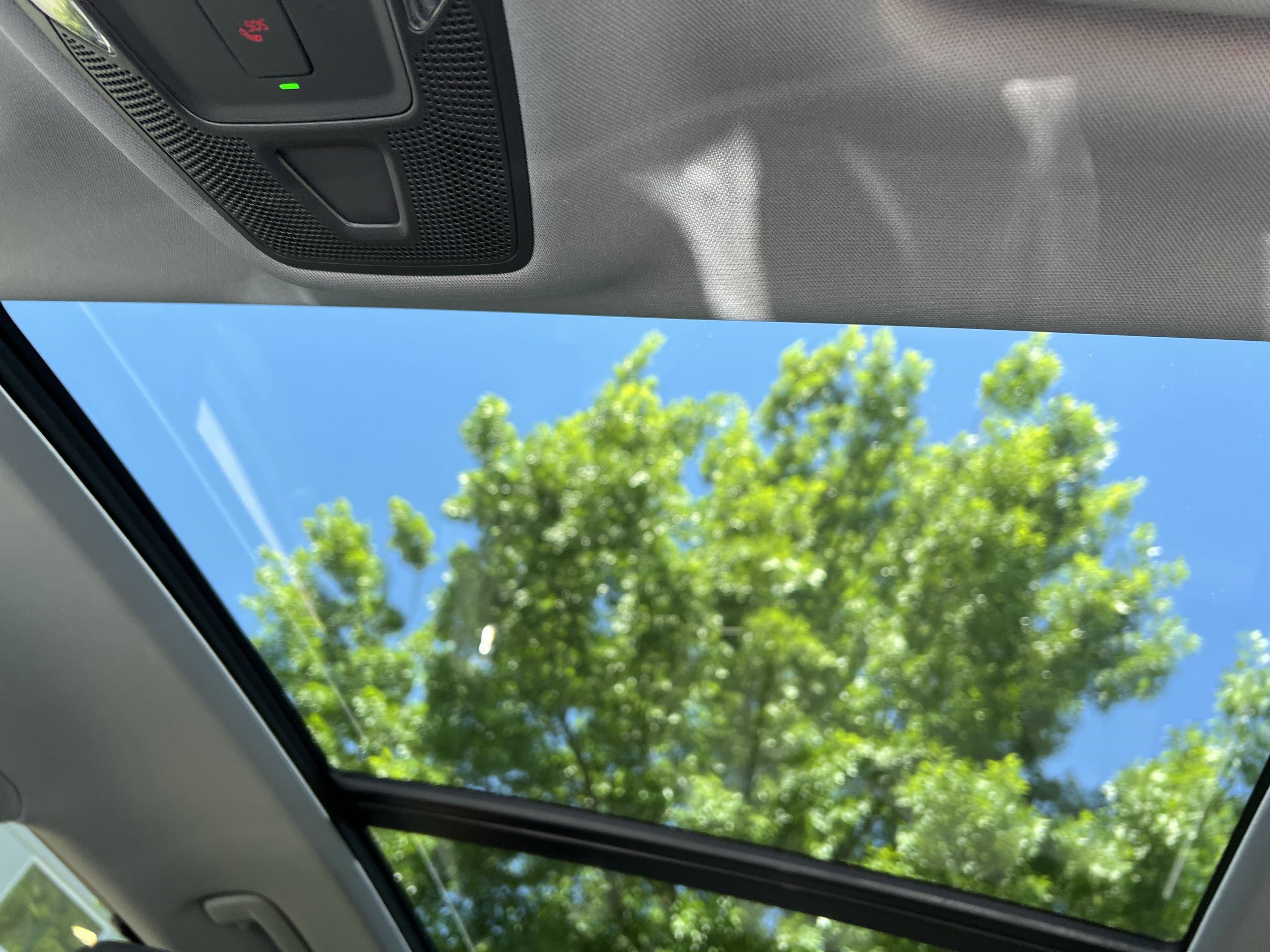Vehicle photo 26