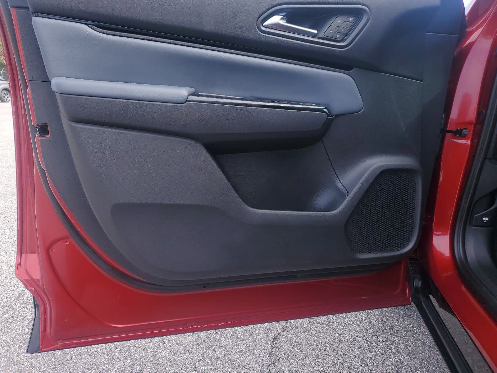 Vehicle photo 12