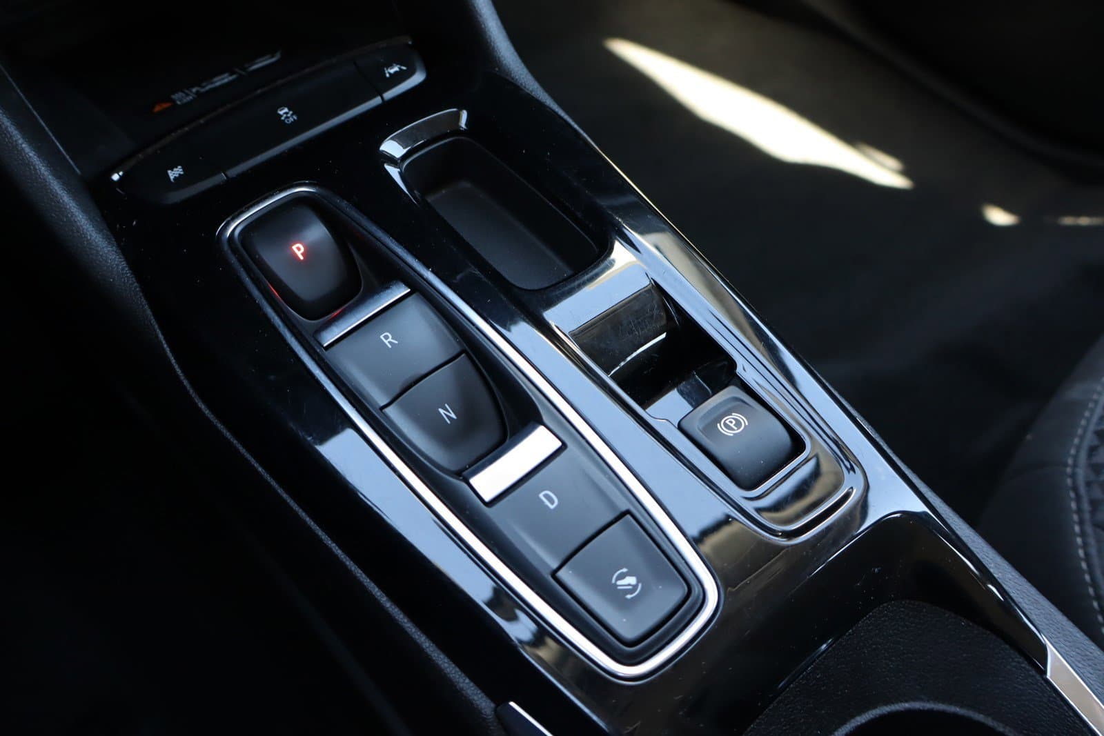 Vehicle photo 26