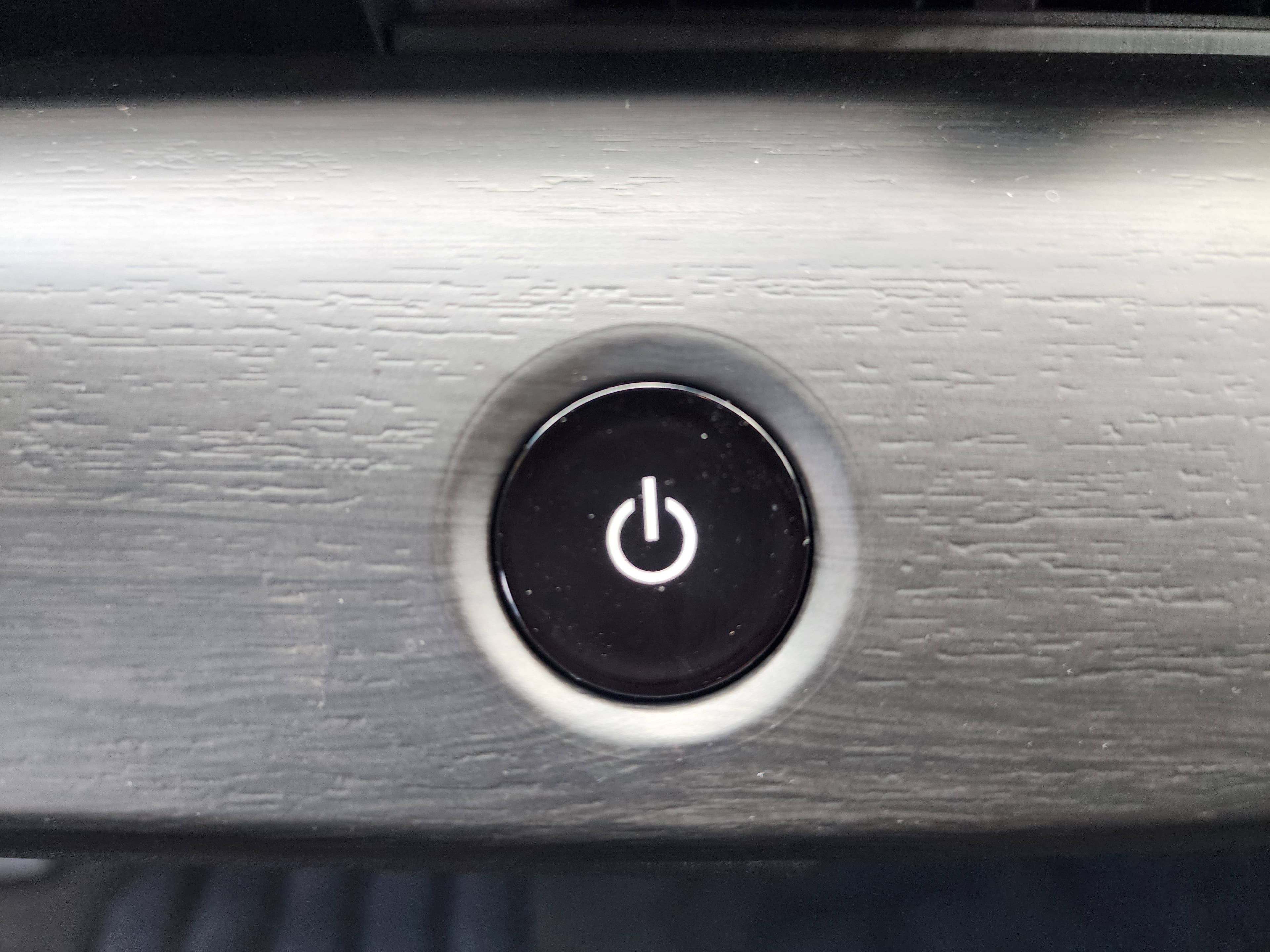 Vehicle photo 30
