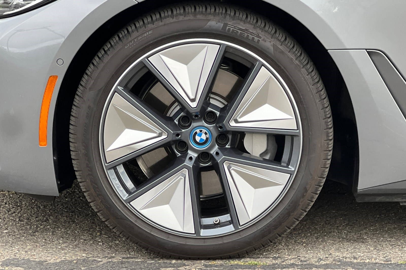 Vehicle photo 35