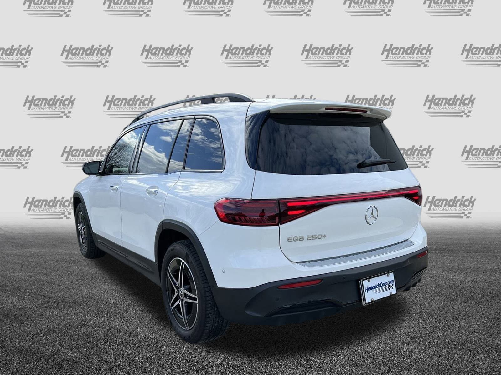 Vehicle photo 5
