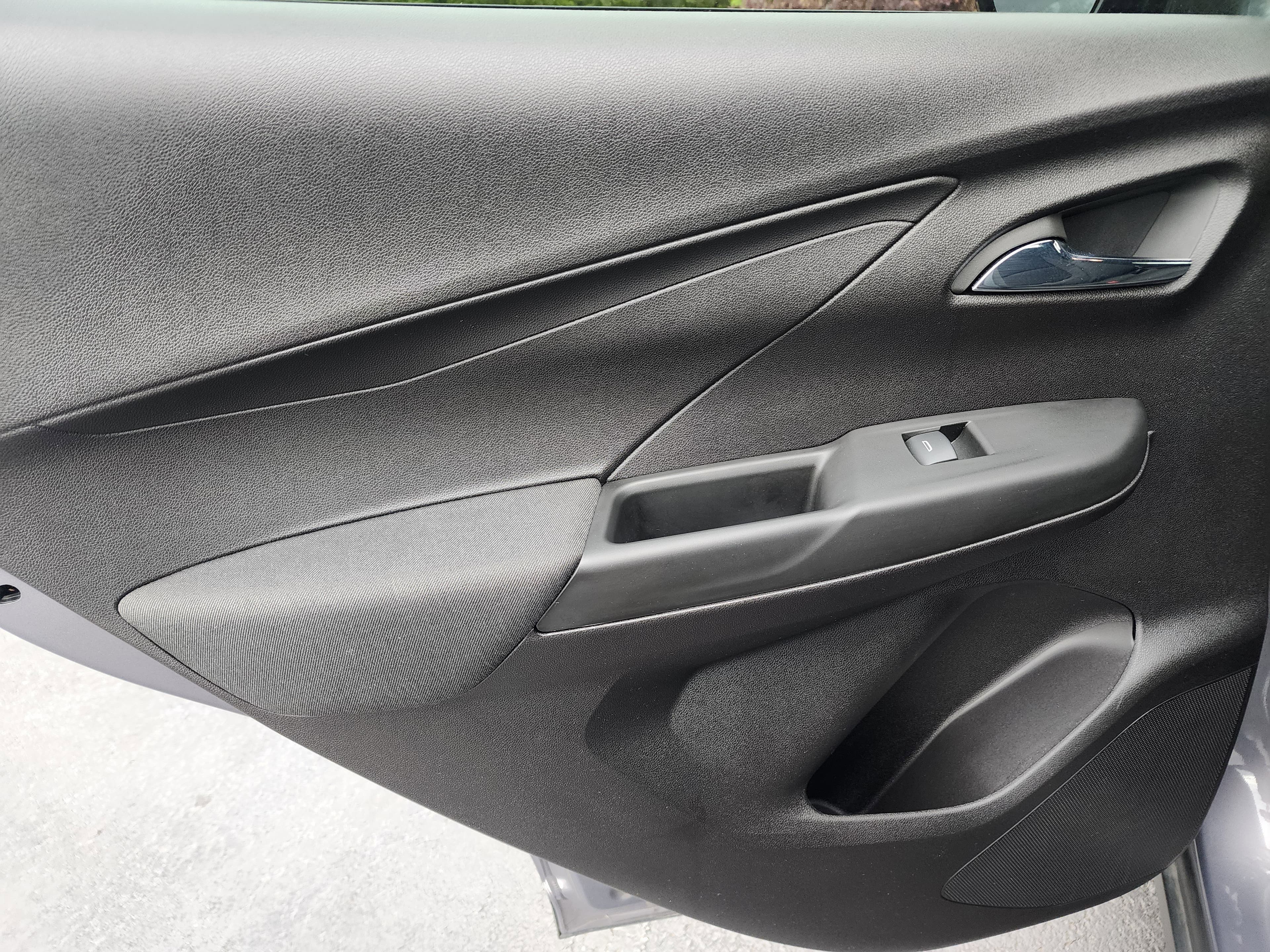 Vehicle photo 13