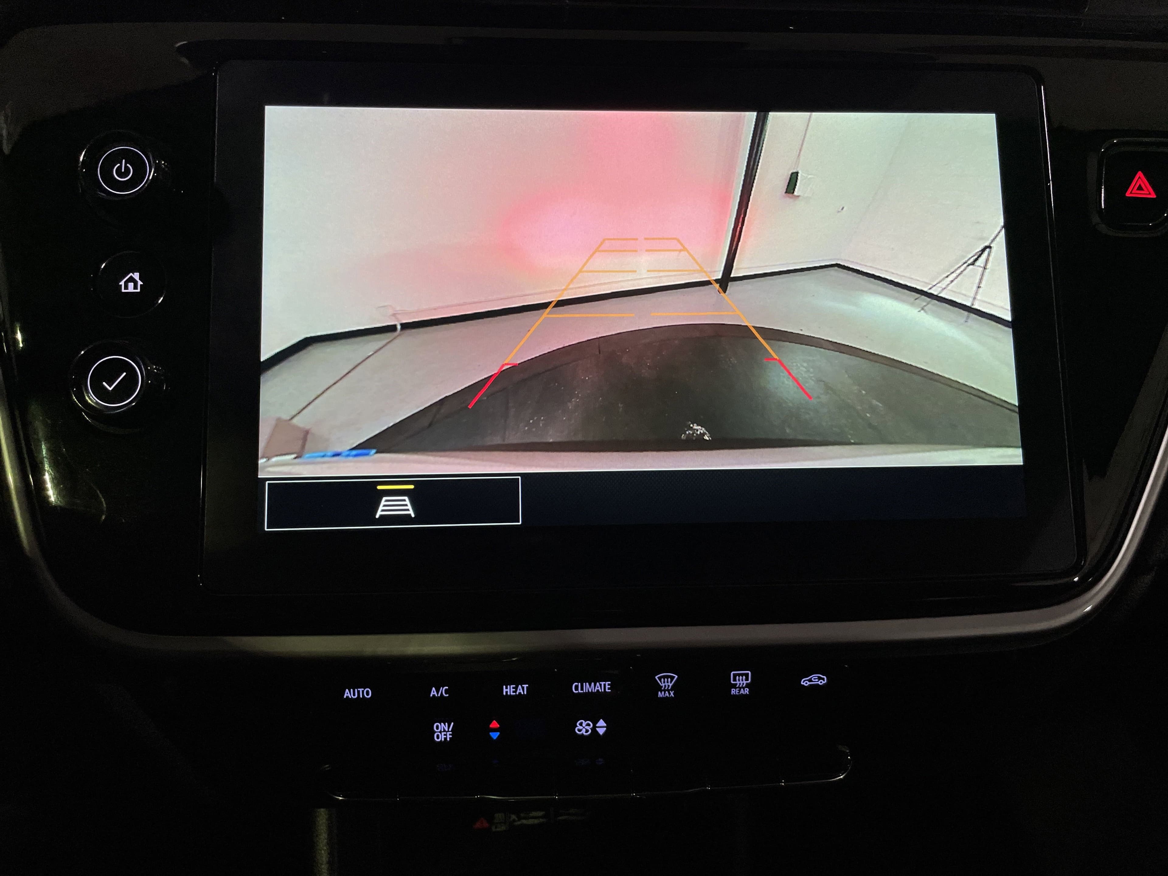 Vehicle photo 23
