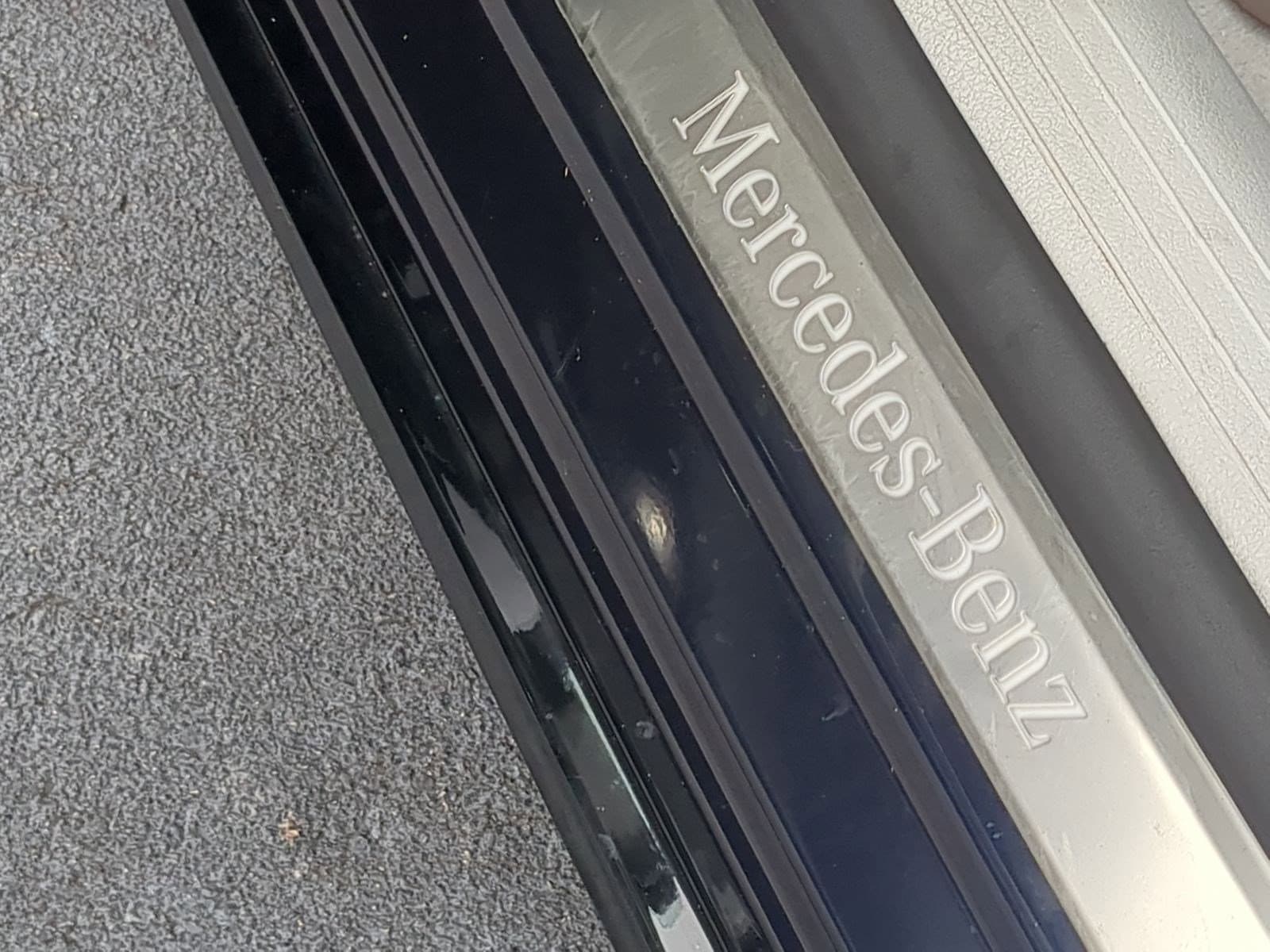 Vehicle photo 15