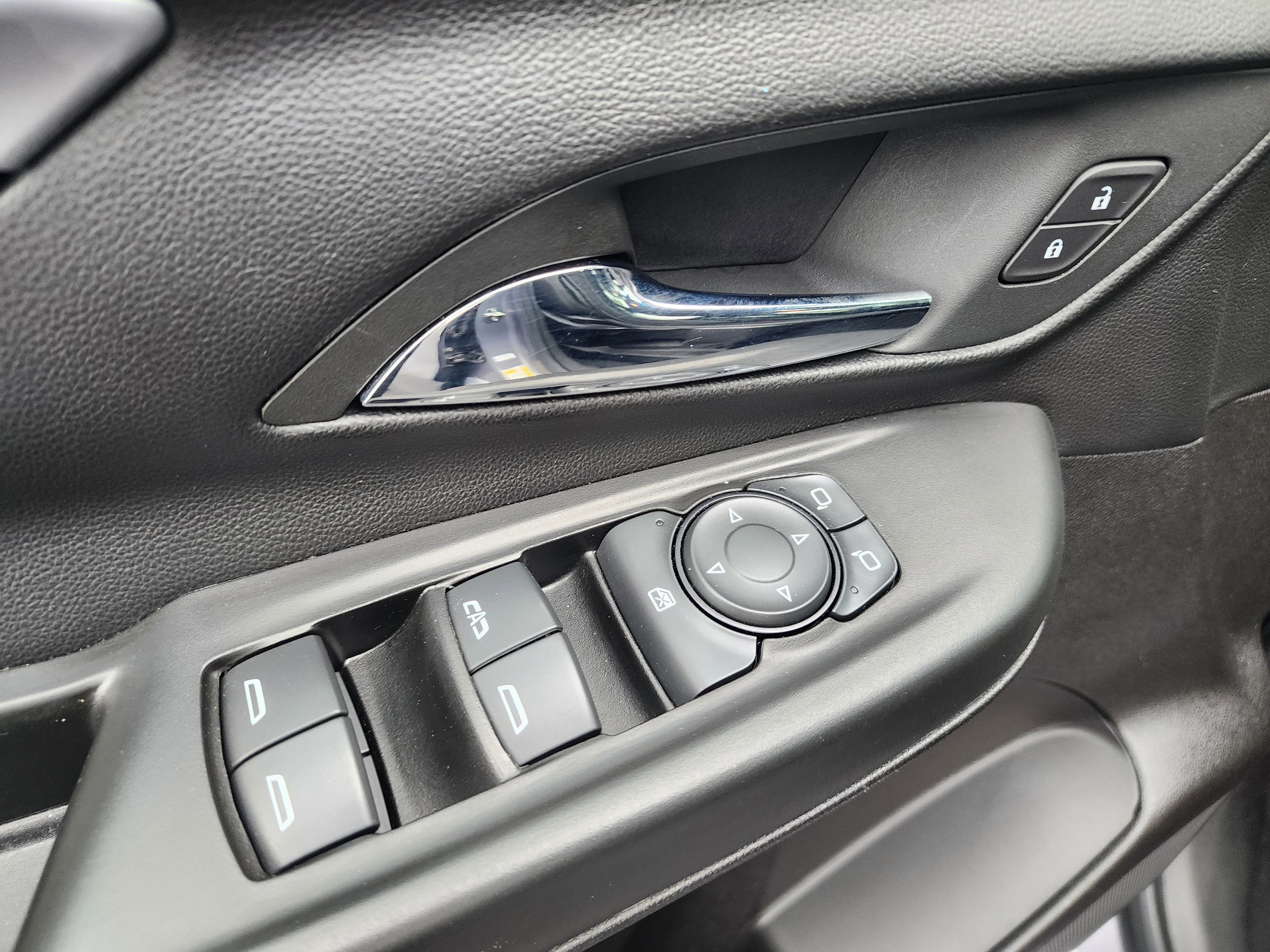 Vehicle photo 20