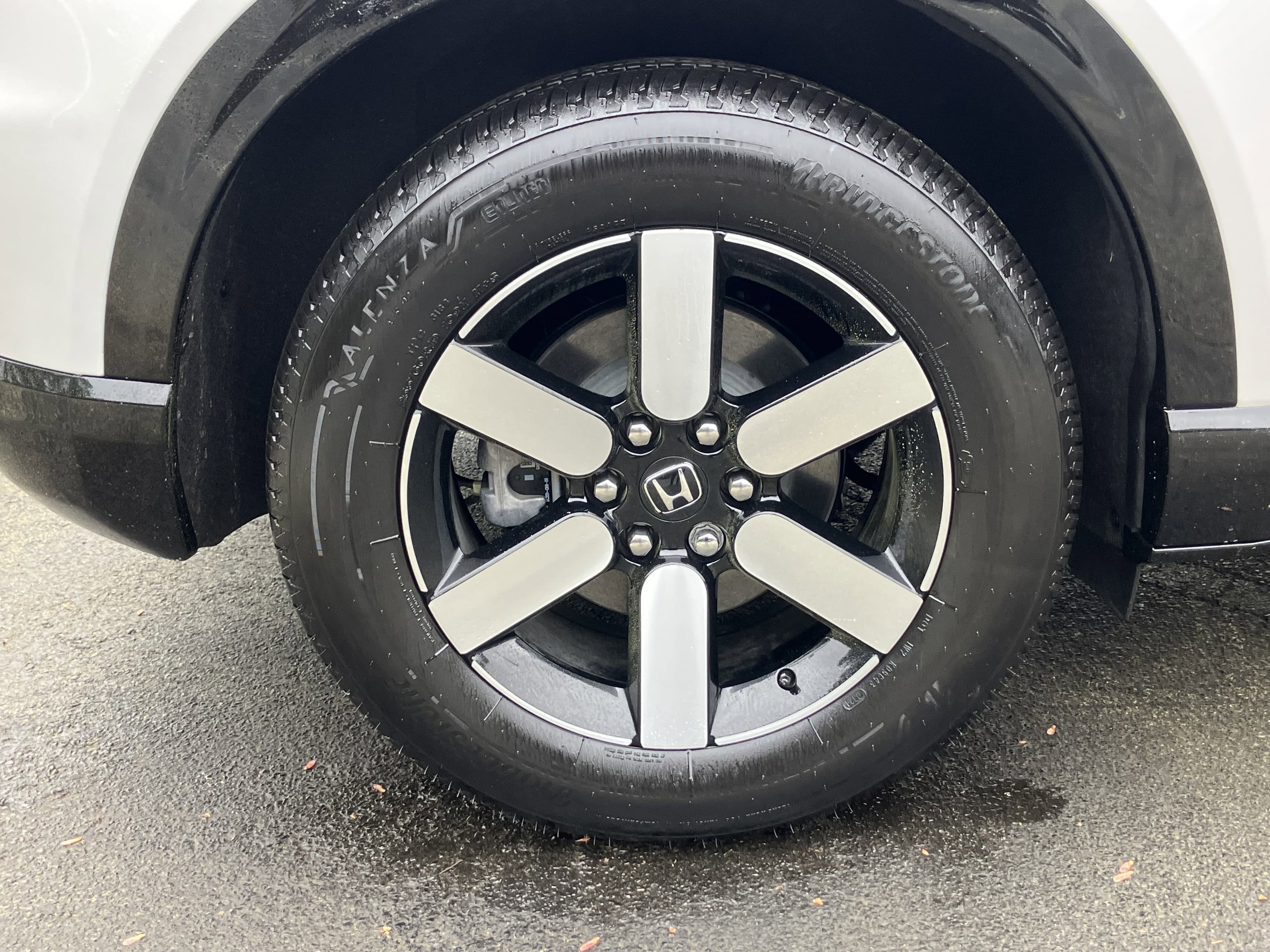 Vehicle photo 11