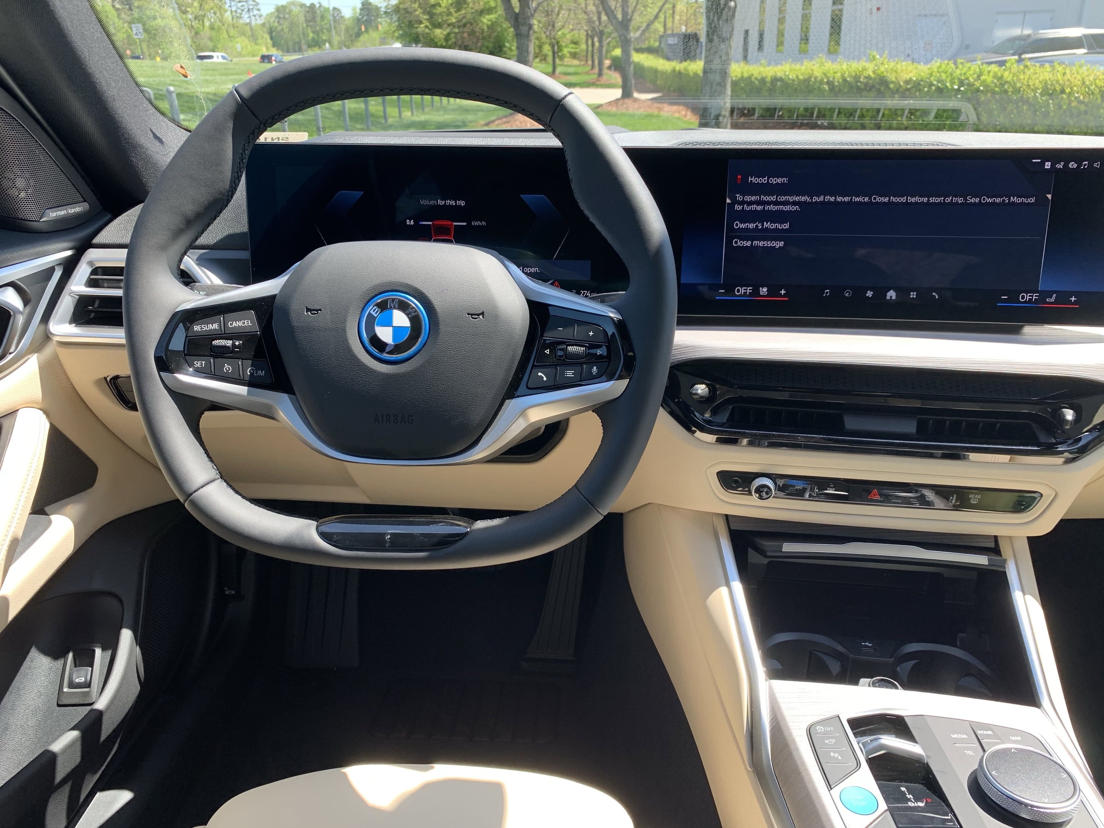 Vehicle photo 17