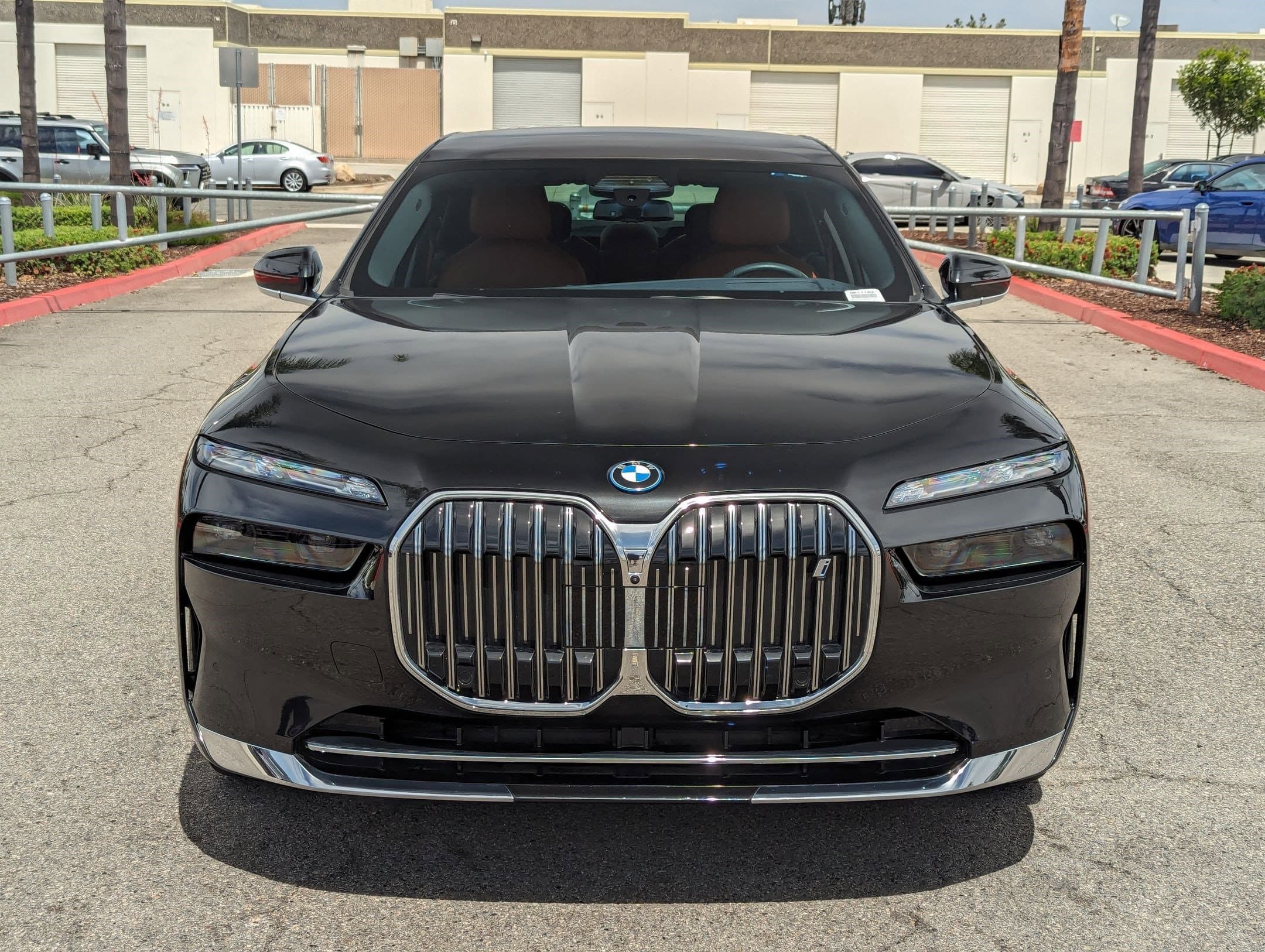 Vehicle photo 2