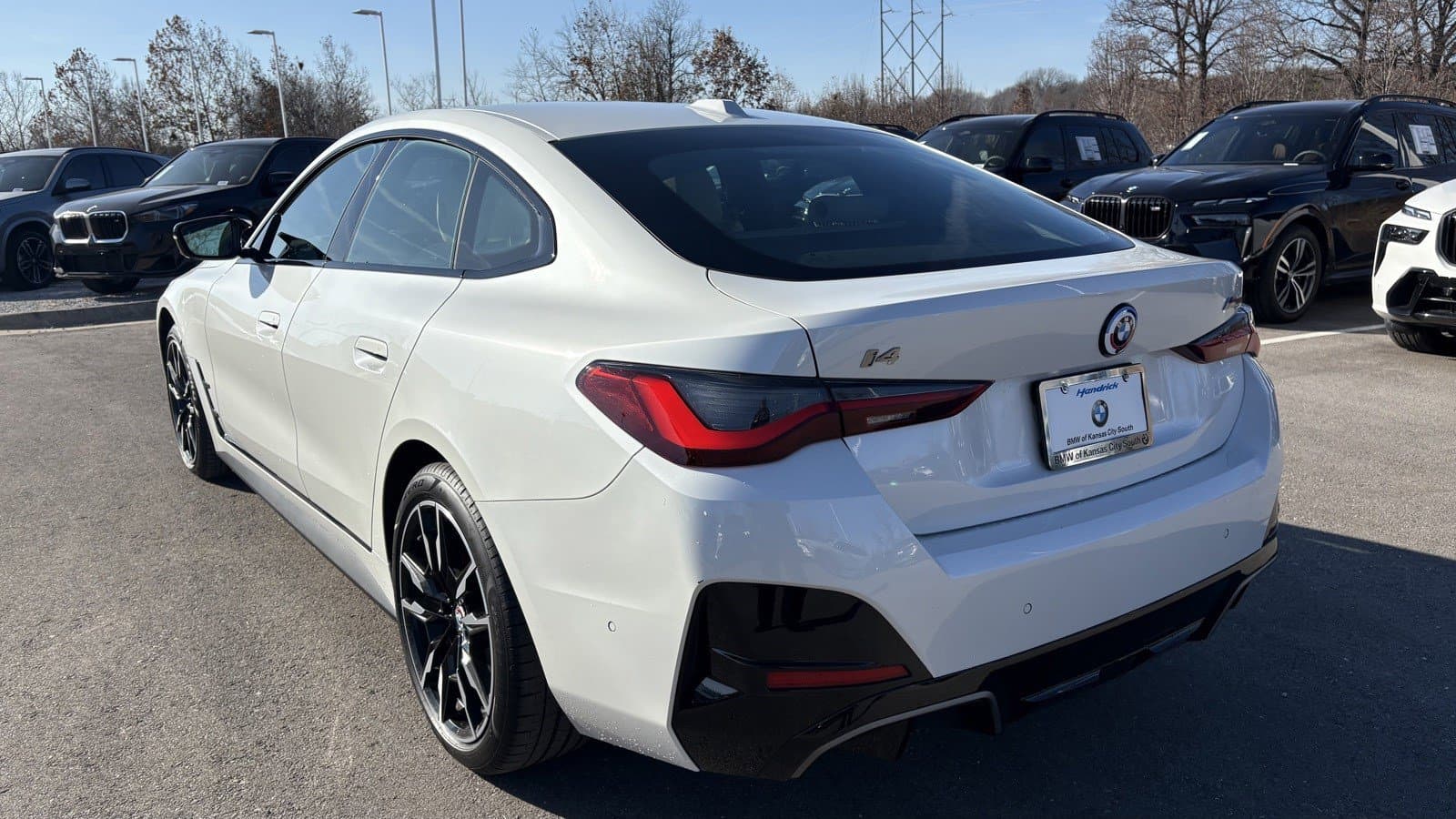 Vehicle photo 6