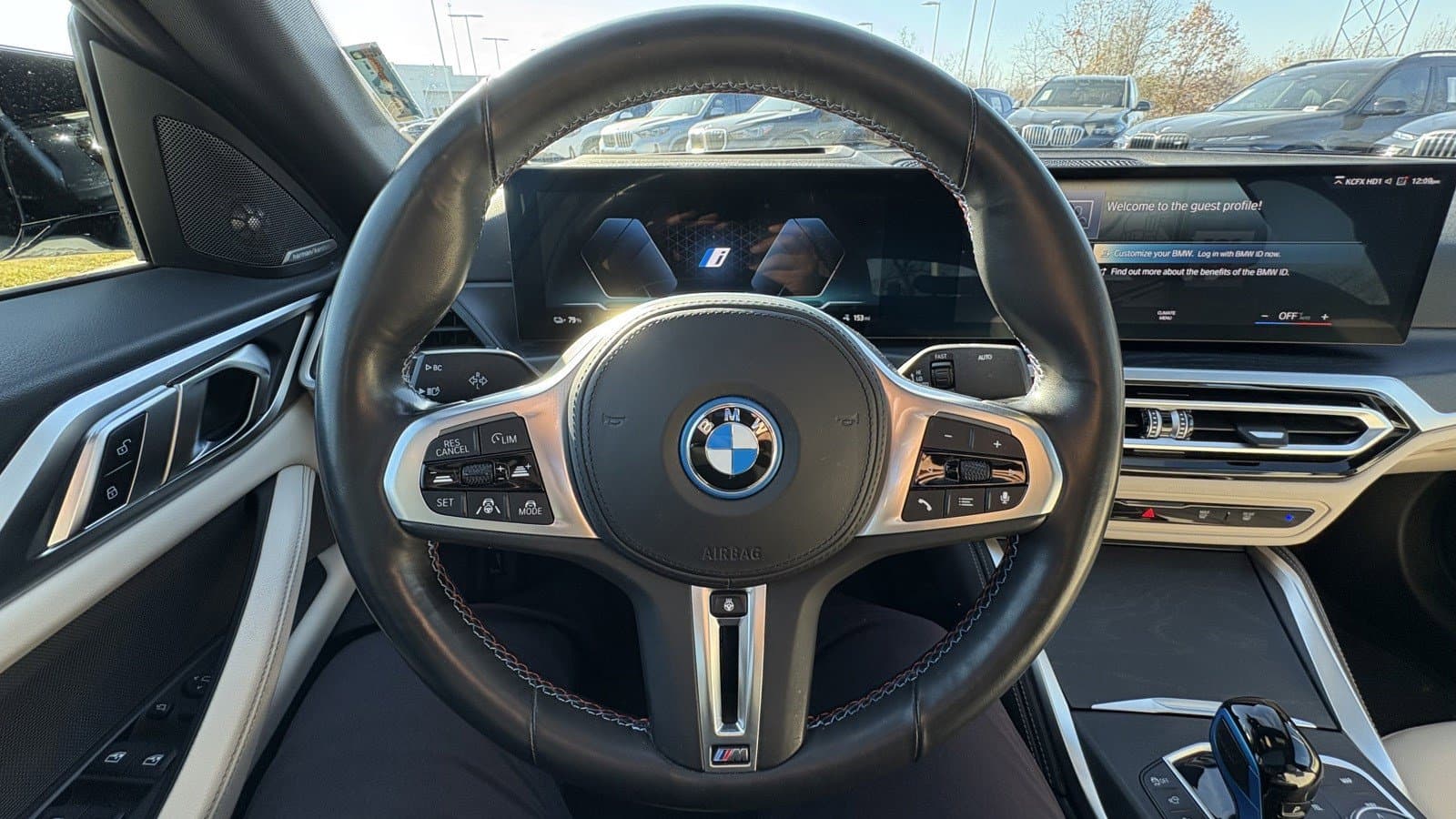 Vehicle photo 15