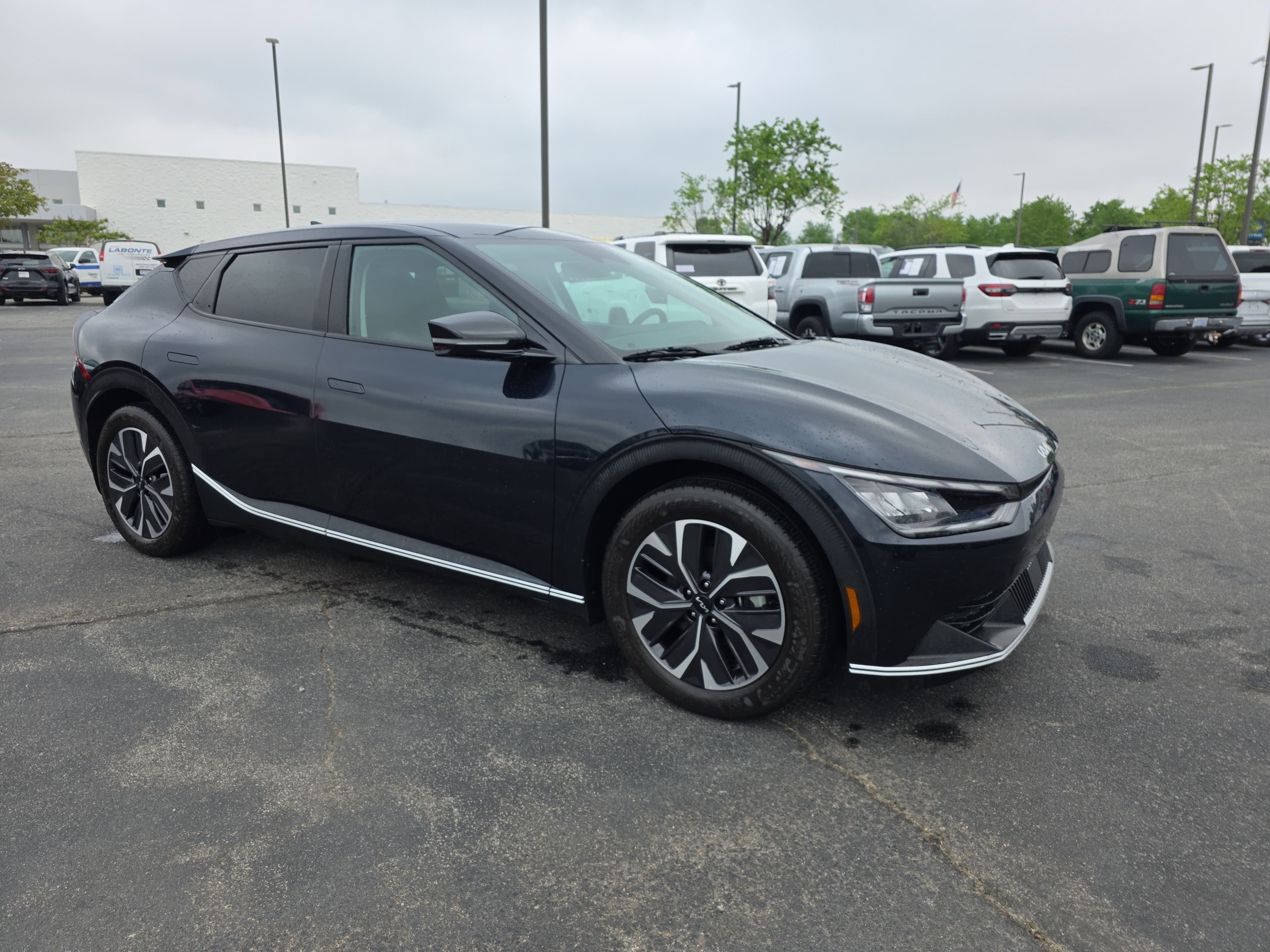 Vehicle photo 1