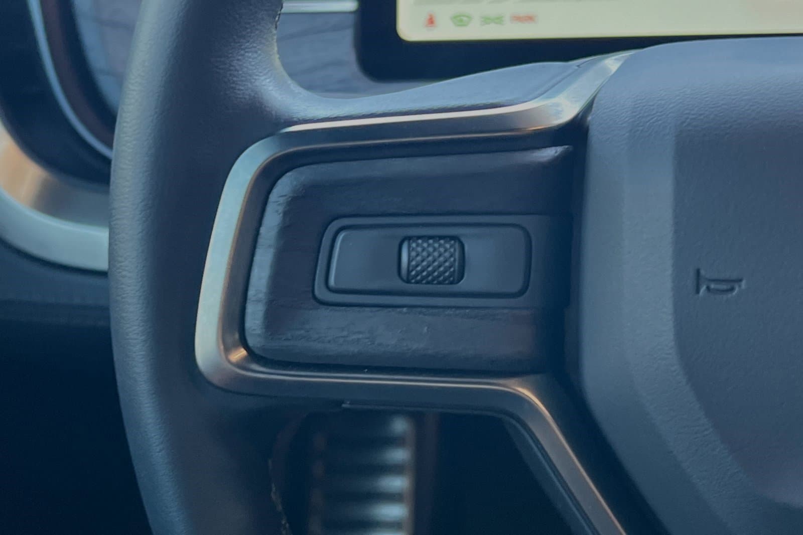 Vehicle photo 28
