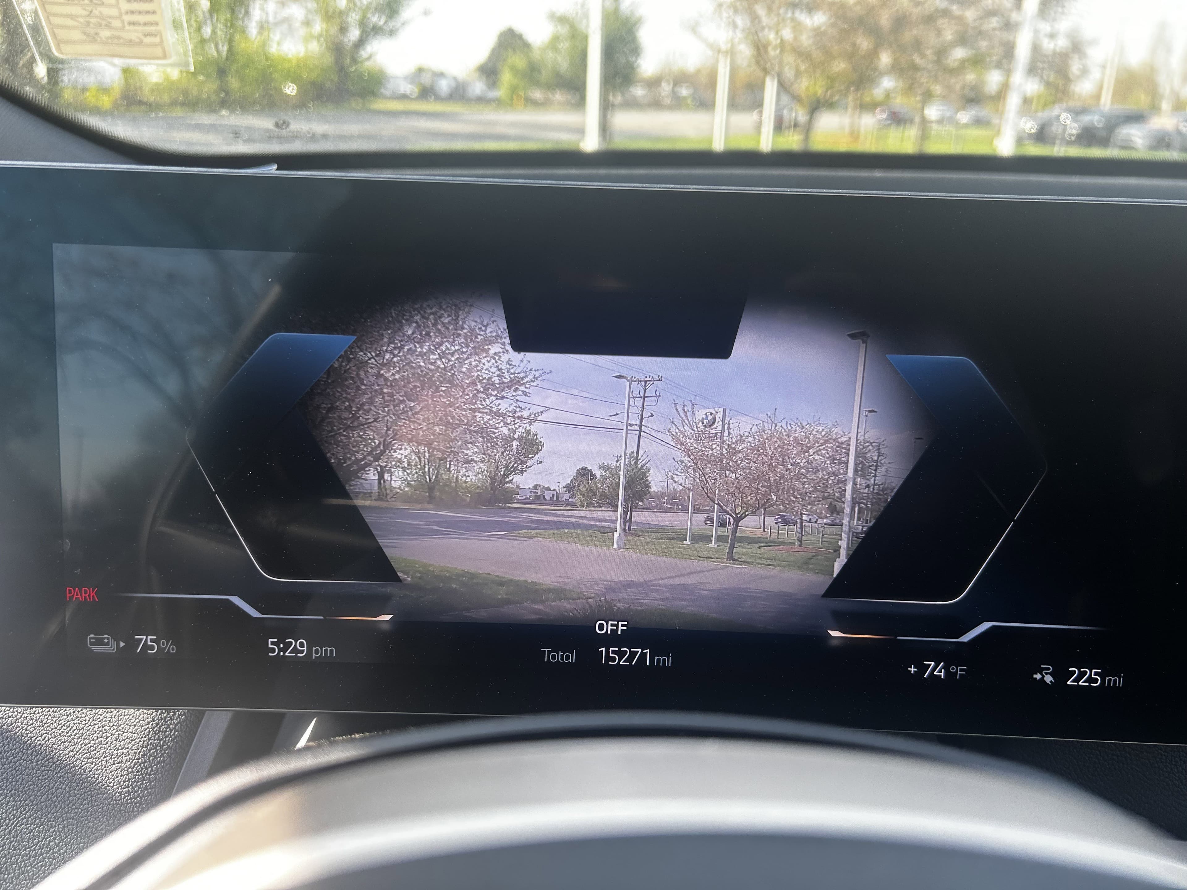 Vehicle photo 14