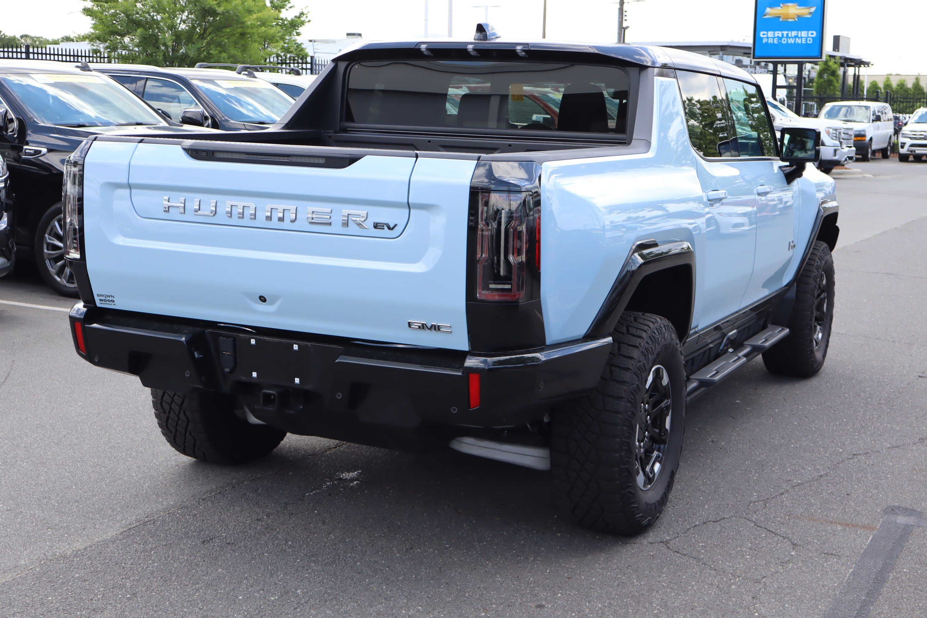 Vehicle photo 8