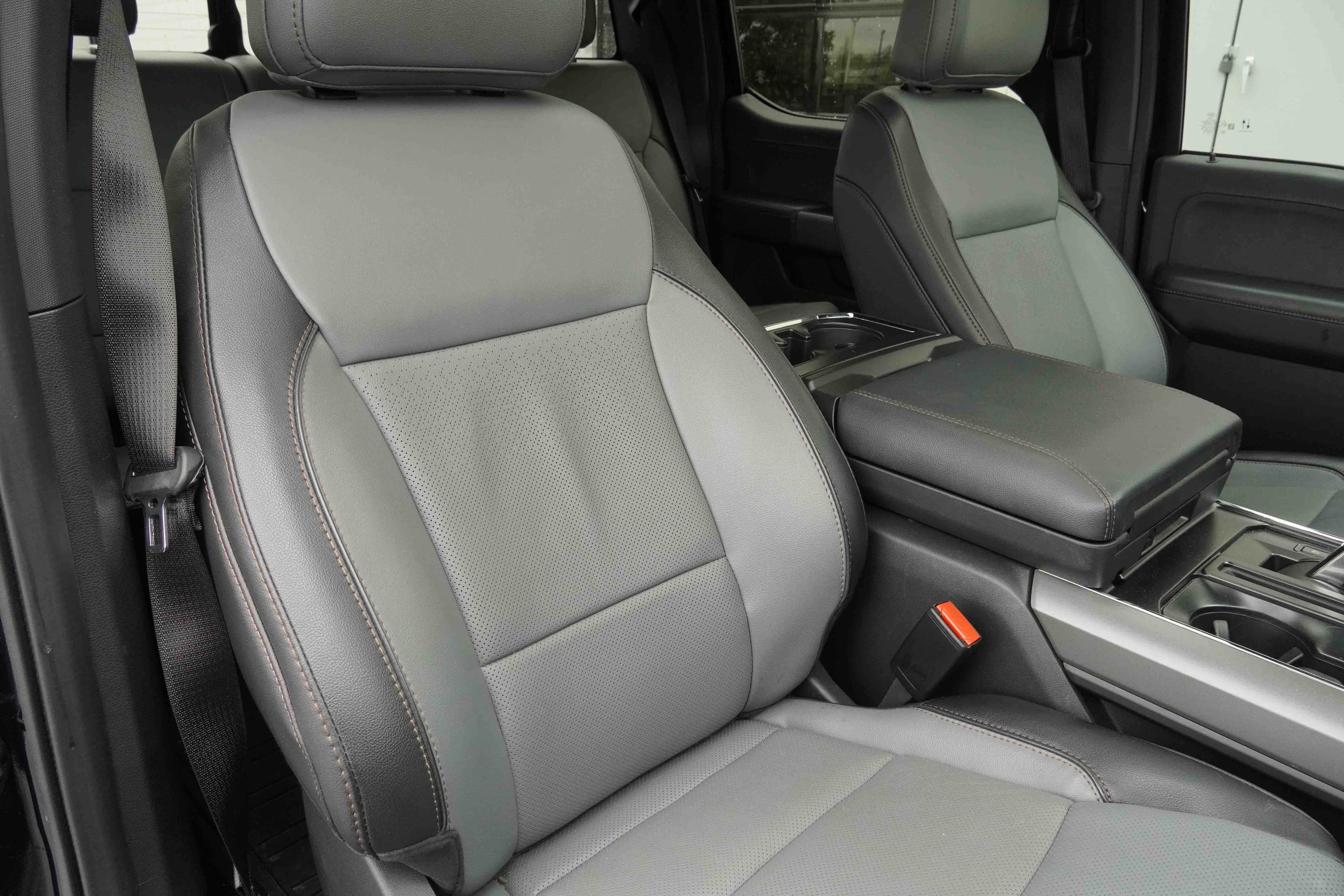 Vehicle photo 12