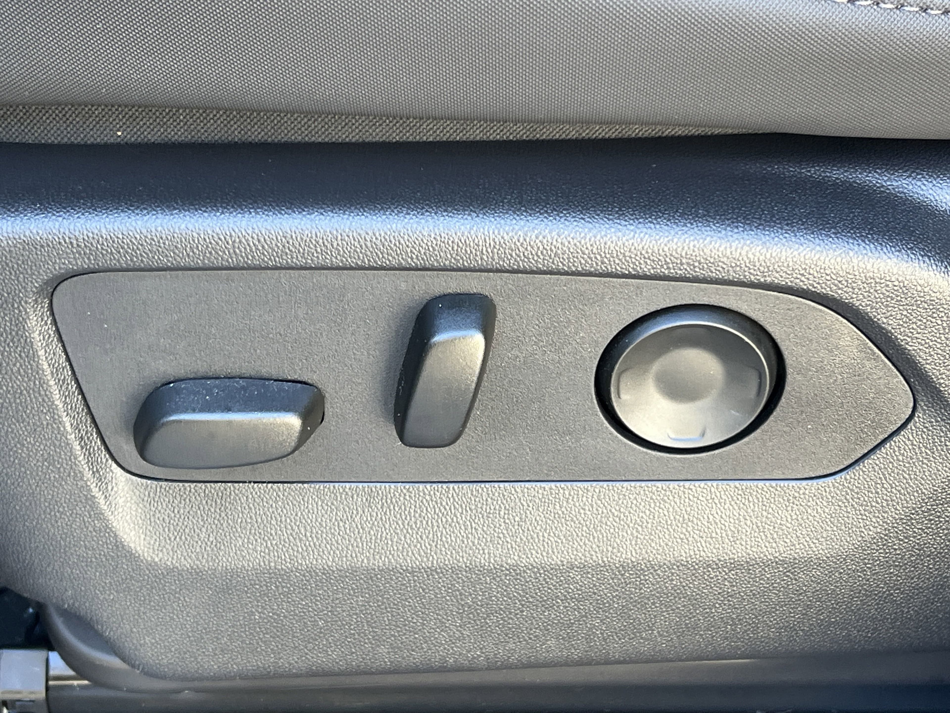 Vehicle photo 15