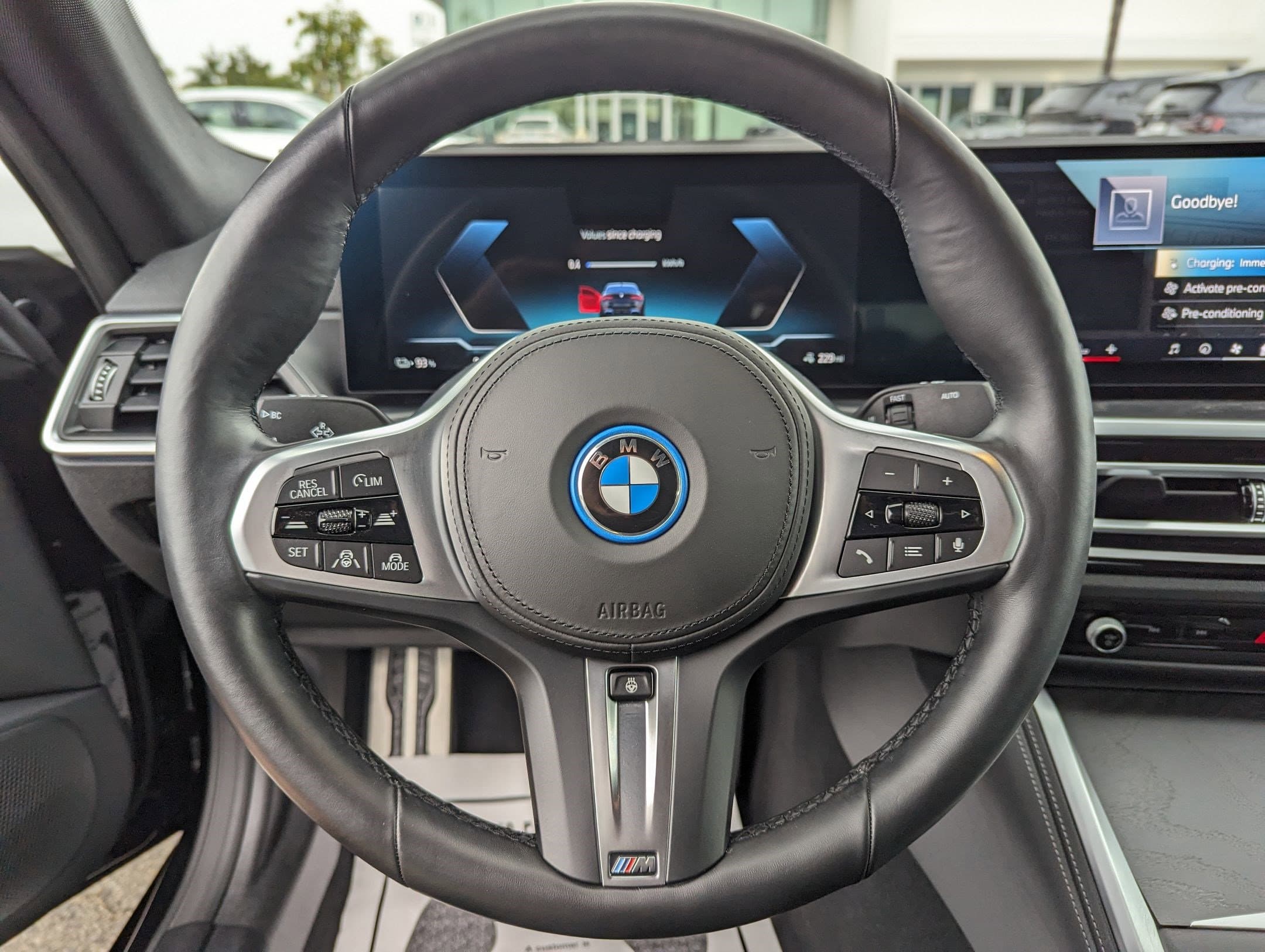 Vehicle photo 16