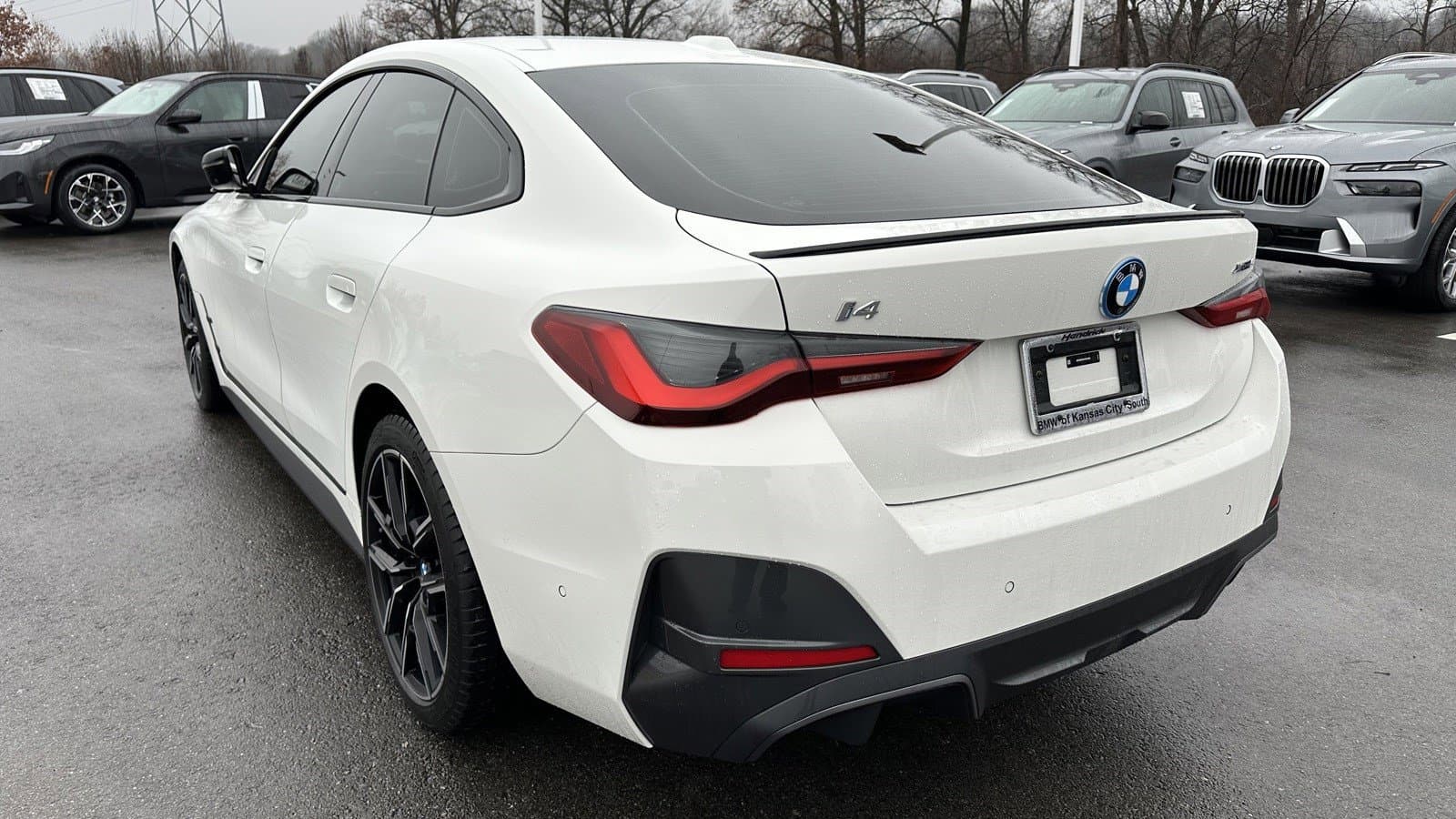 Vehicle photo 6