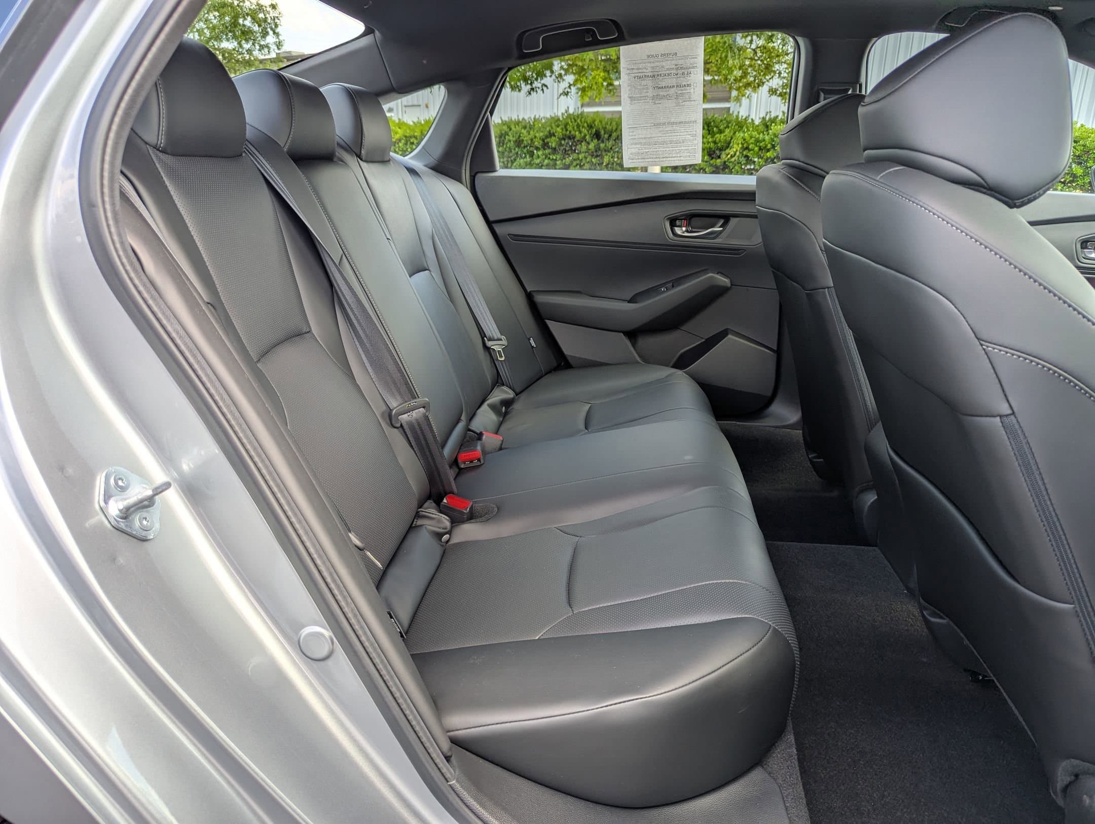 Vehicle photo 28