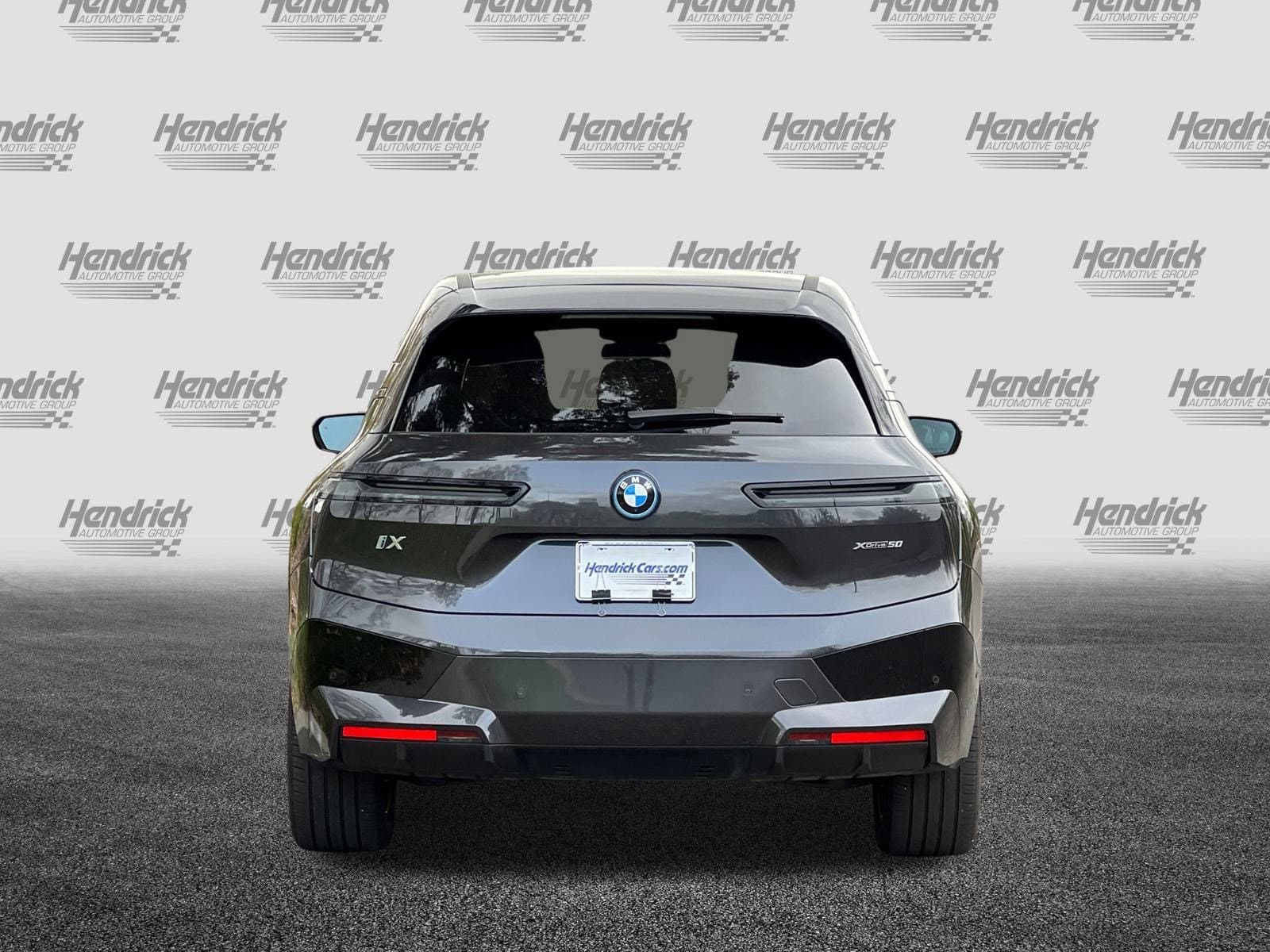 Vehicle photo 4