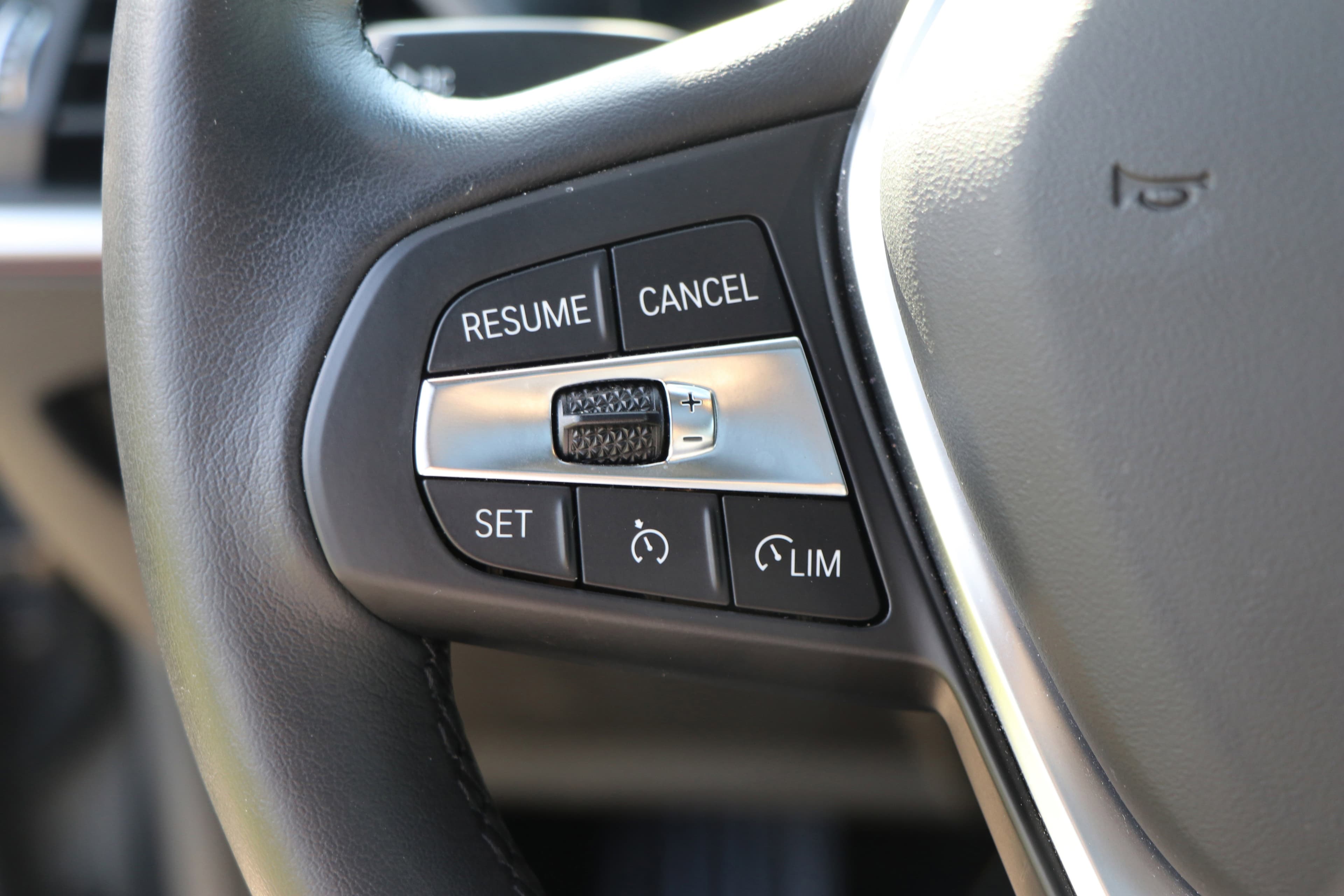 Vehicle photo 16